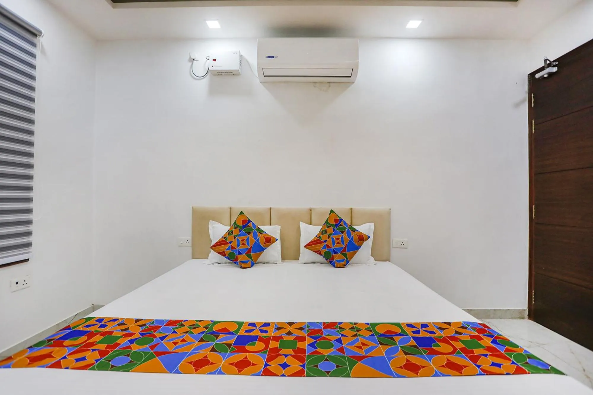 Bed in Fabhotel JP Villa - Nr Stadium