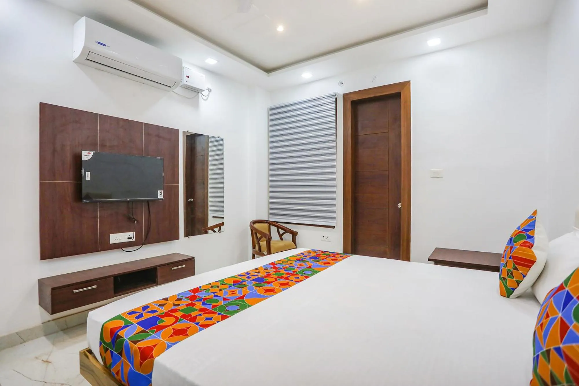 Bed in Fabhotel JP Villa - Nr Stadium