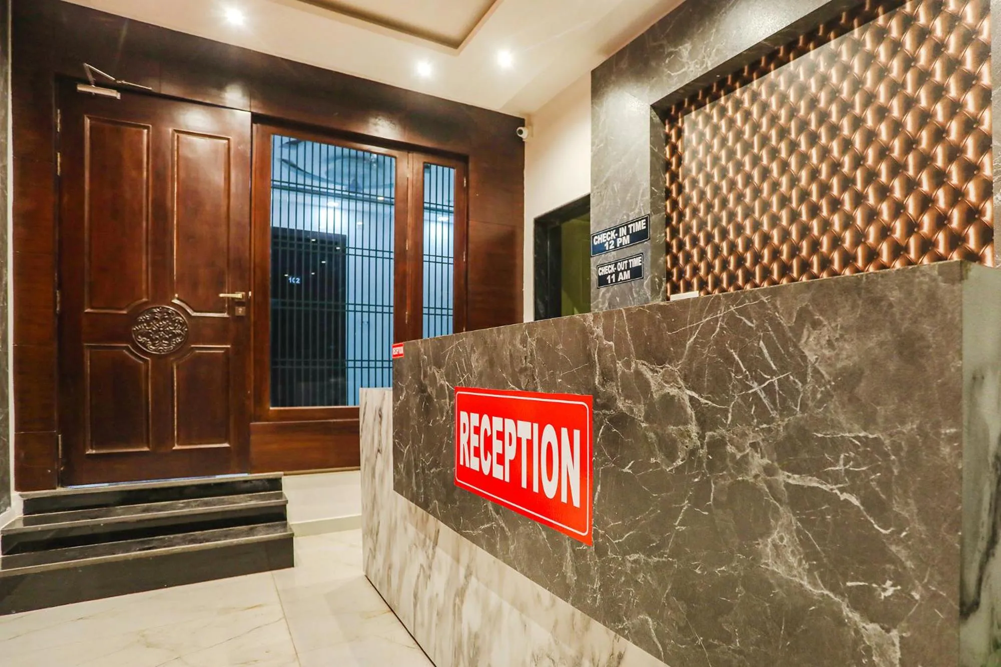 Lobby or reception in Fabhotel JP Villa - Nr Stadium