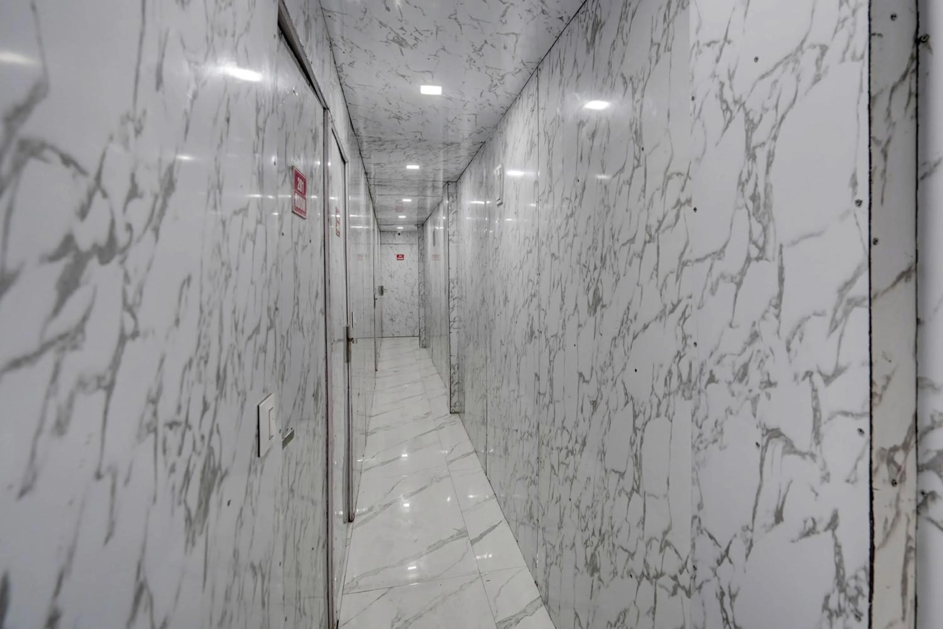 Facade/entrance in Hotel O POP A Happy Hours Plaza