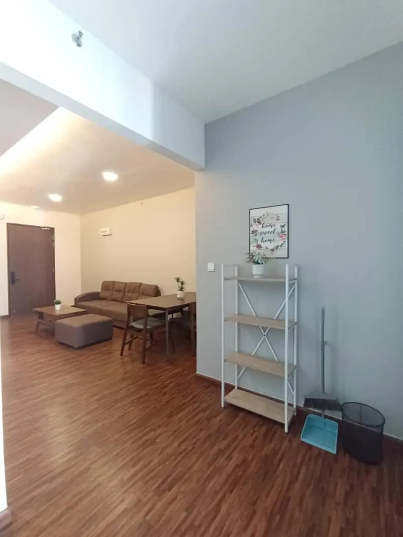 Living room in K Avenue by Pinstay