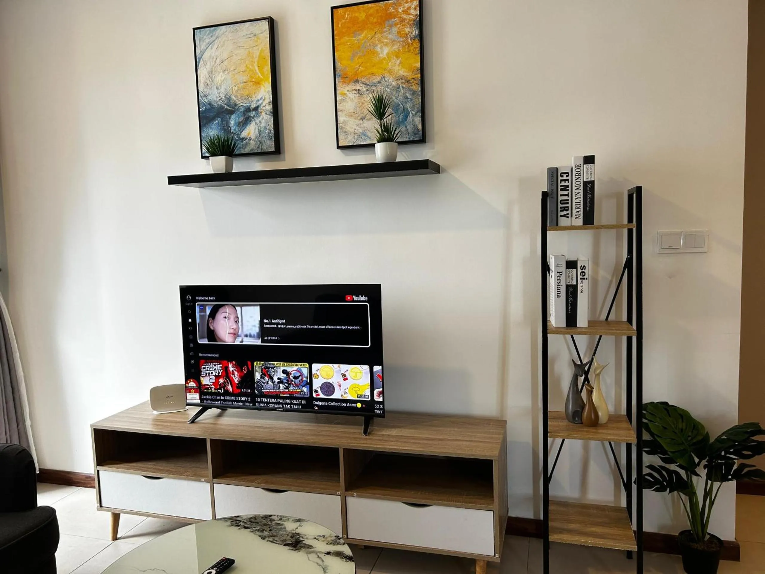 TV and multimedia in K Avenue by Pinstay