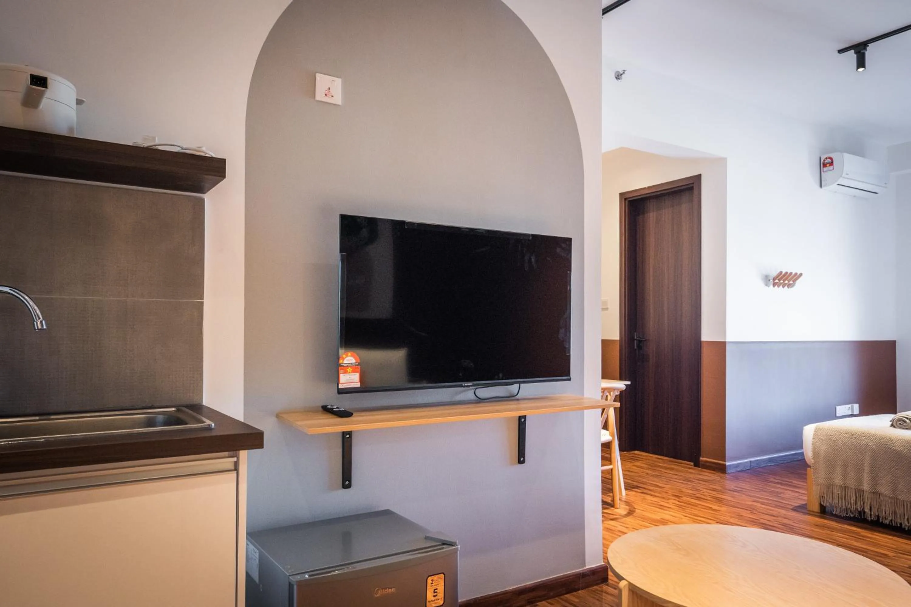 TV and multimedia in K Avenue by Pinstay