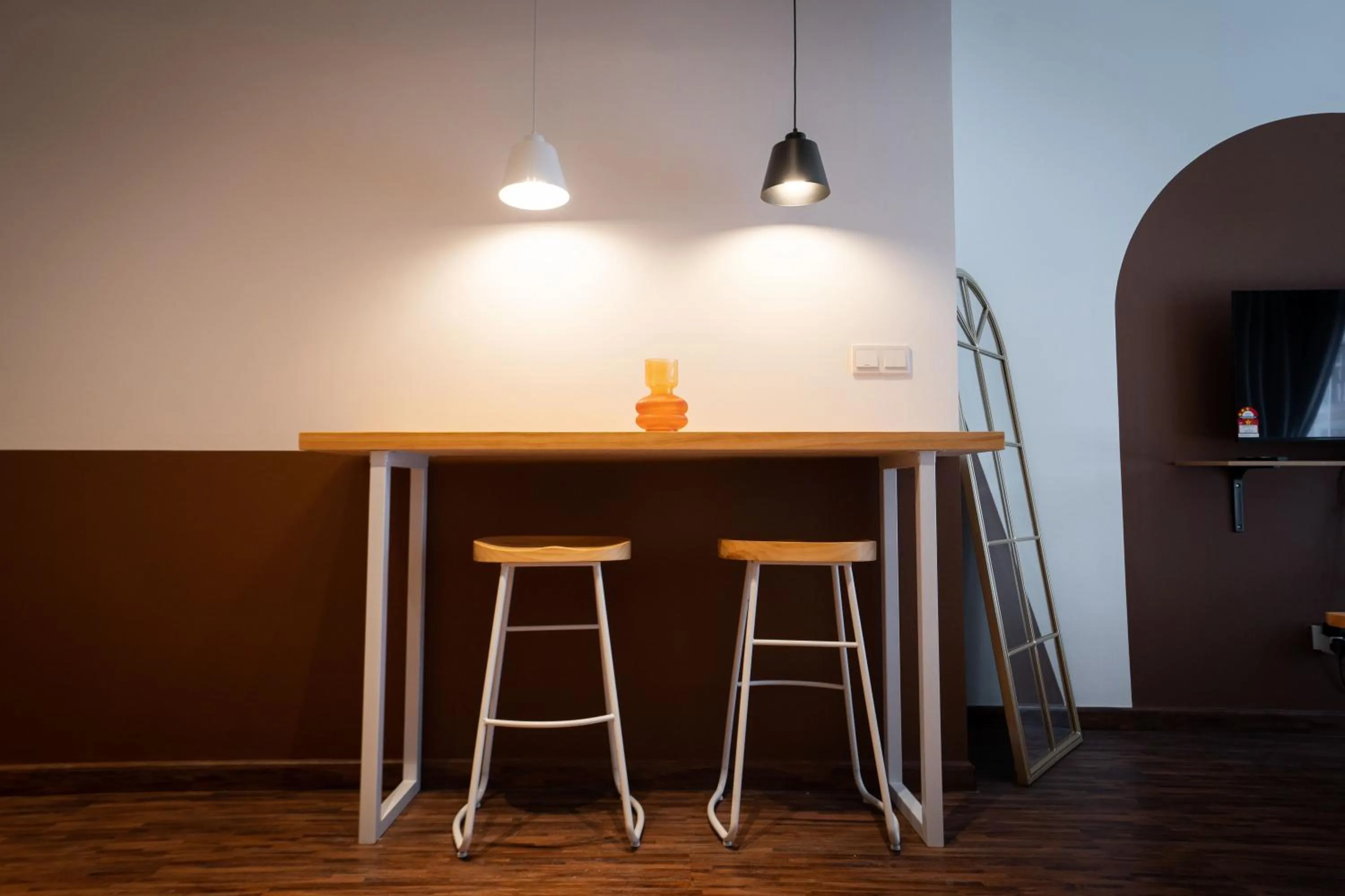 hair dresser in K Avenue by Pinstay