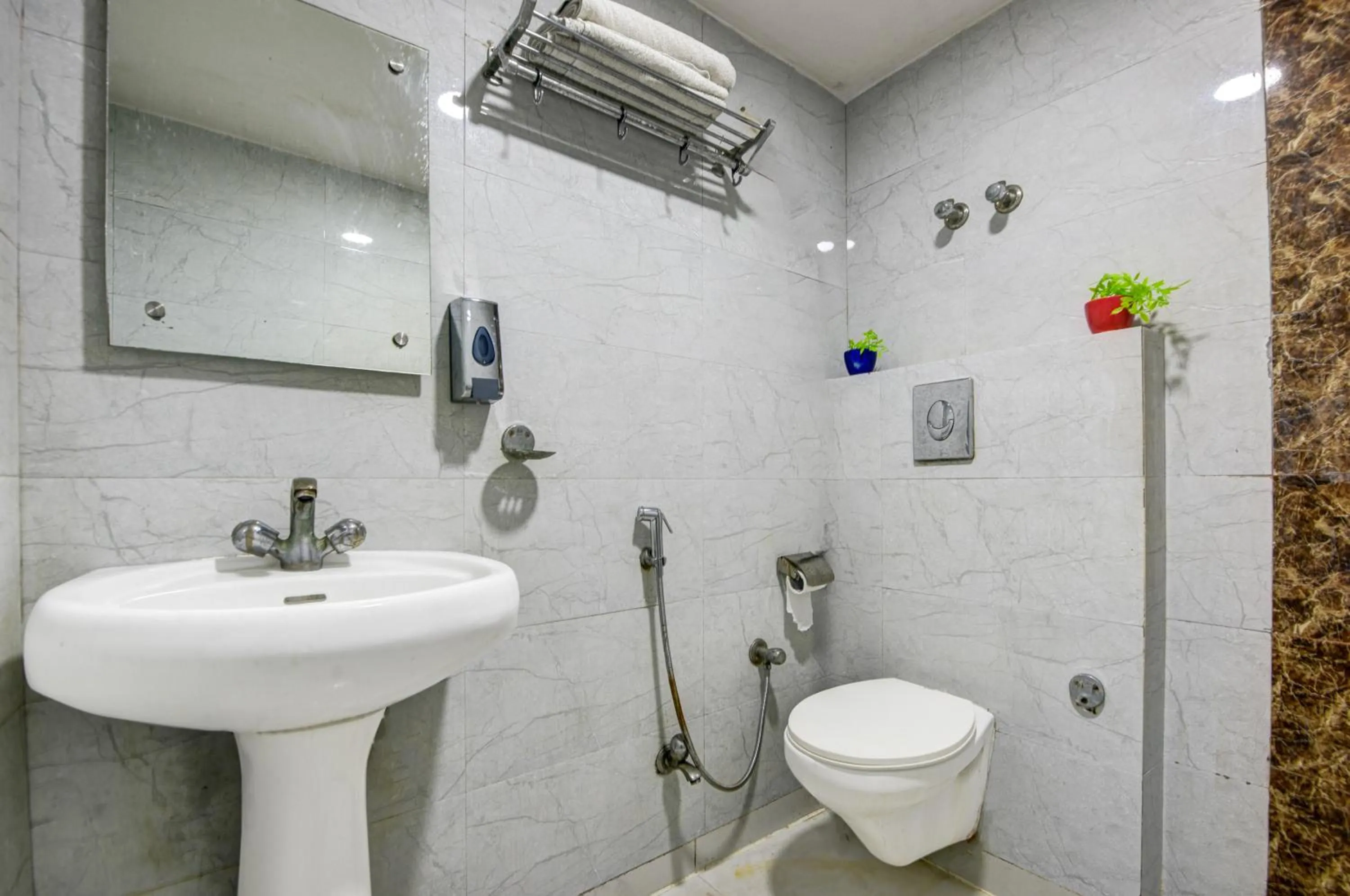 Toilet in Hotel Heritage Home -3 Mins Walk from Metro And 5 Mins from Rail Station