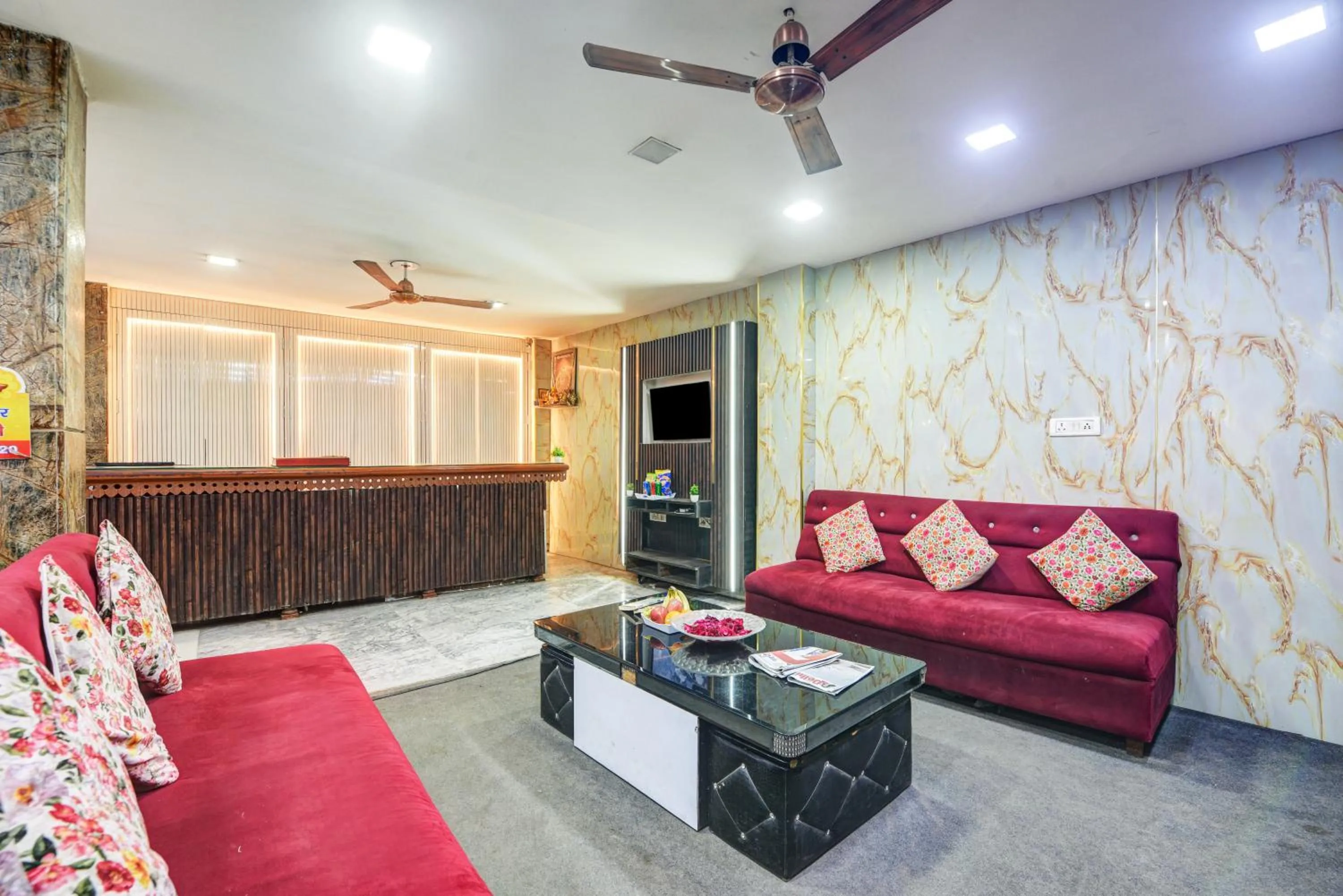 Property building in Hotel Heritage Home -3 Mins Walk from Metro And 5 Mins from Rail Station