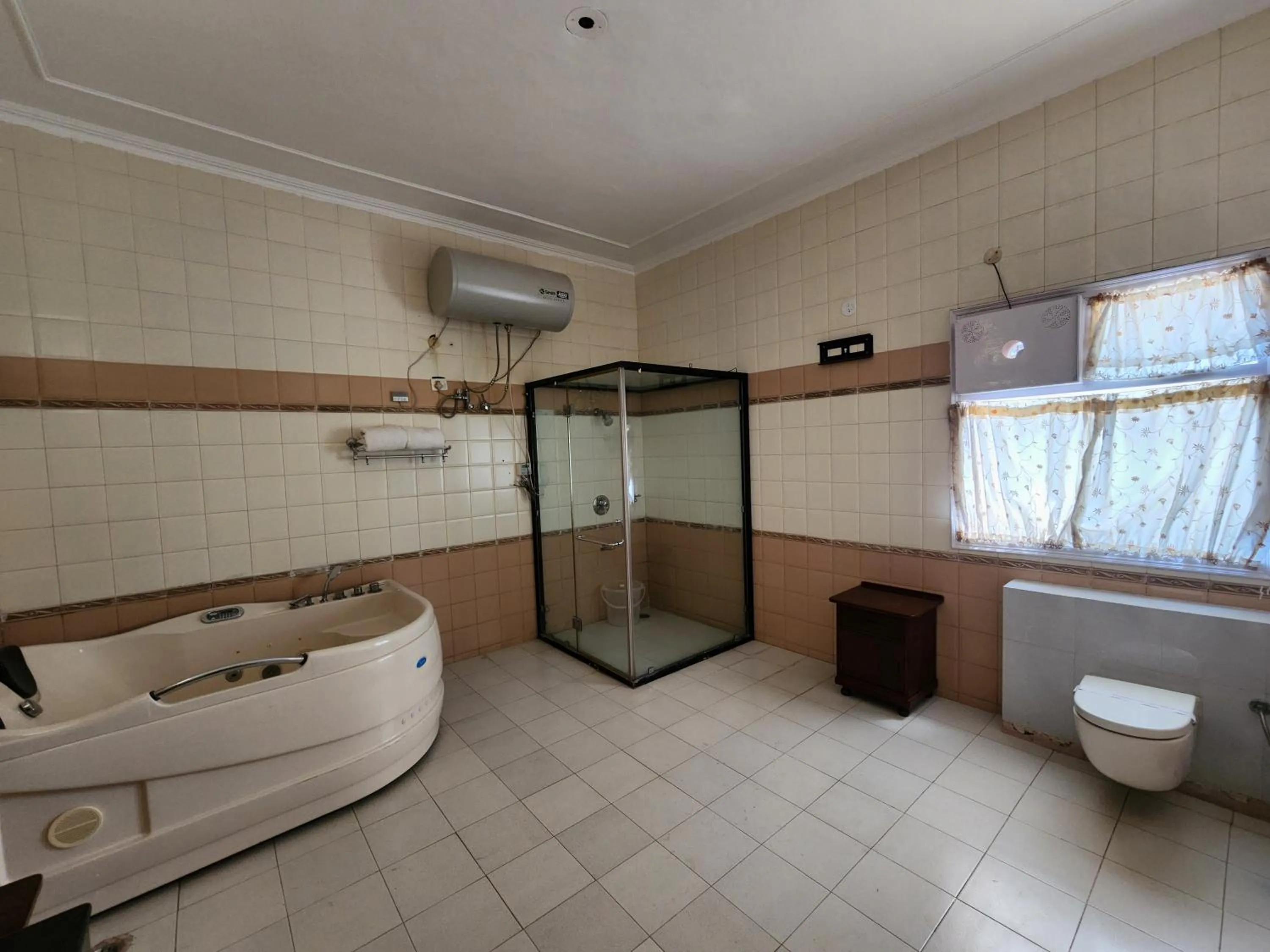 Hotel Royal Ark - Kasauli