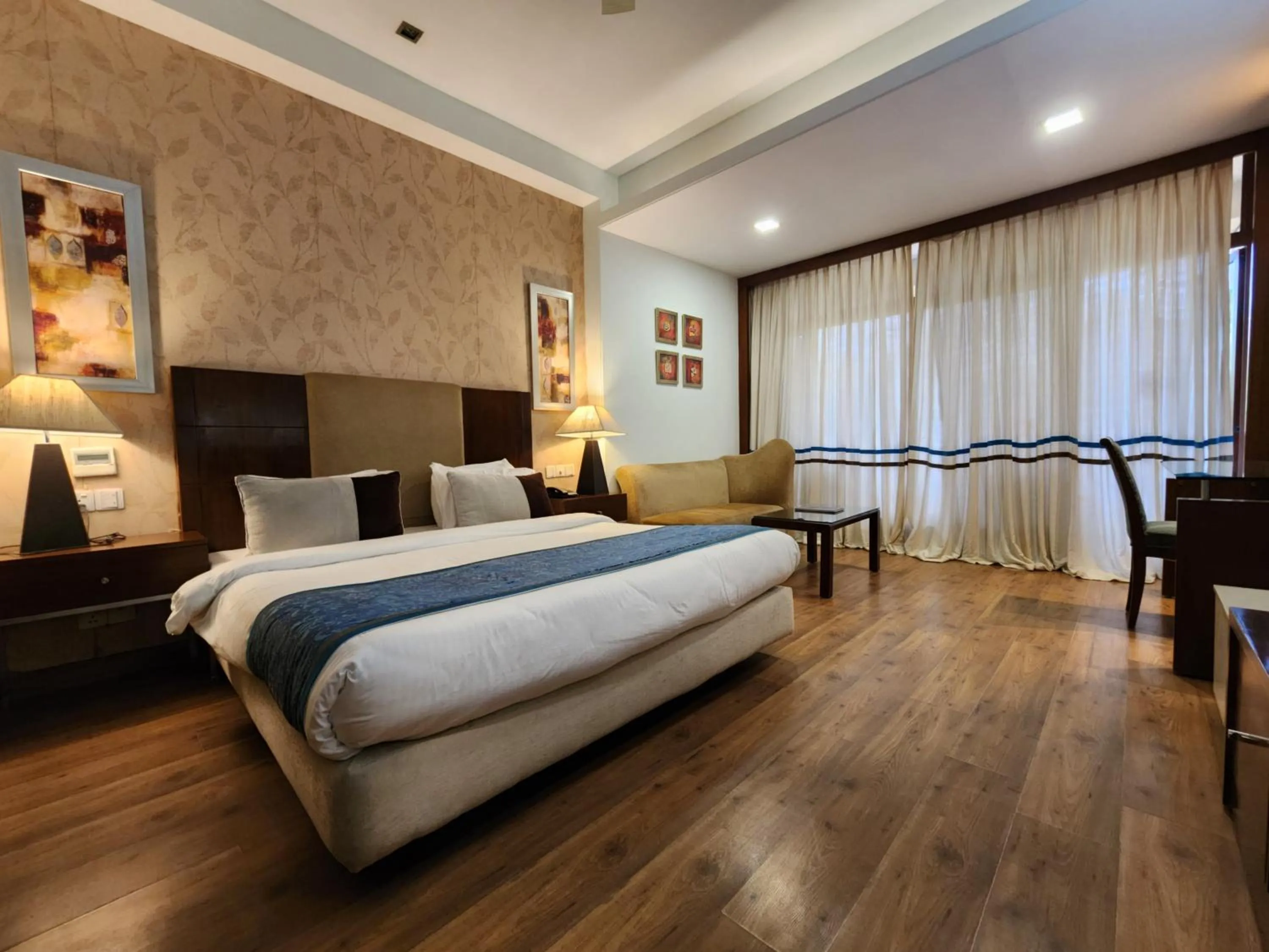 Bed in Hotel Royal Ark - Kasauli
