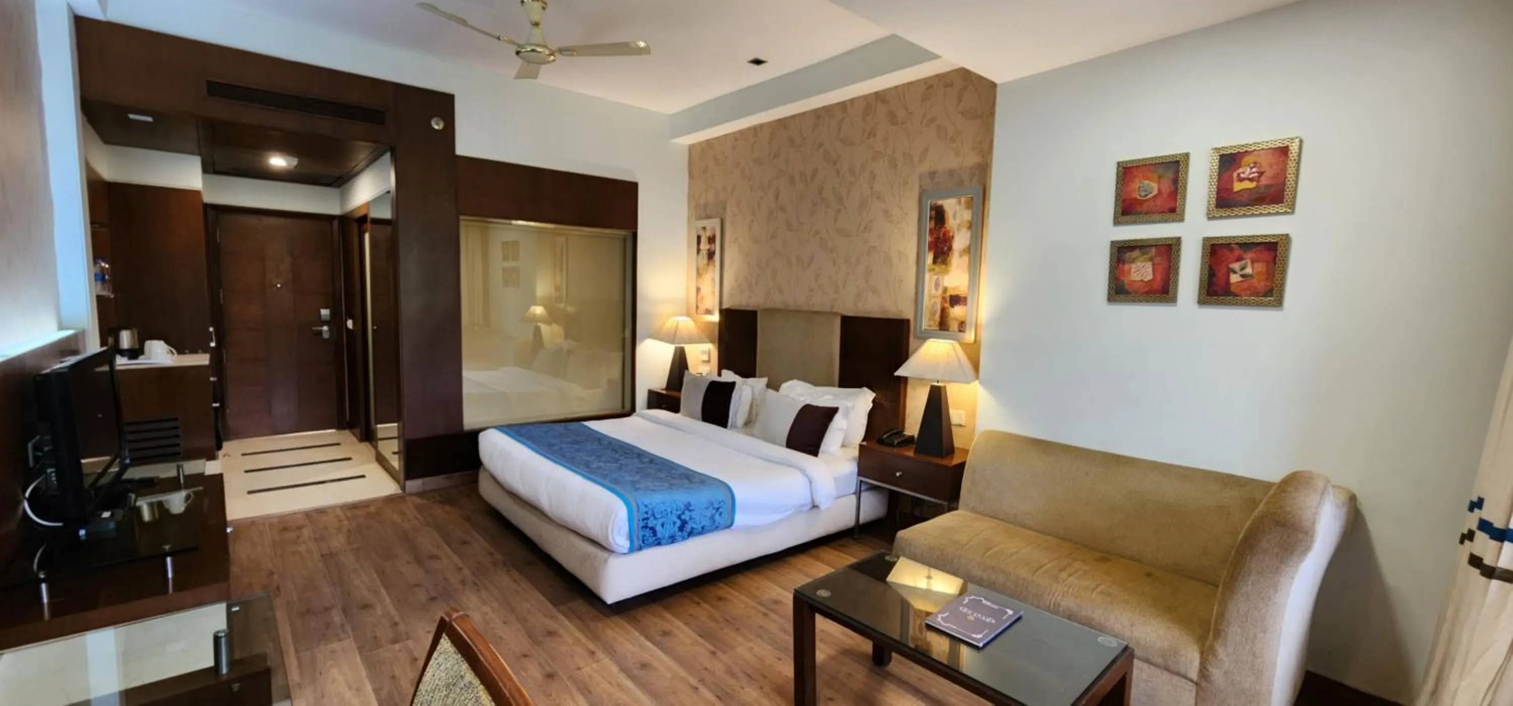 Bed in Hotel Royal Ark - Kasauli