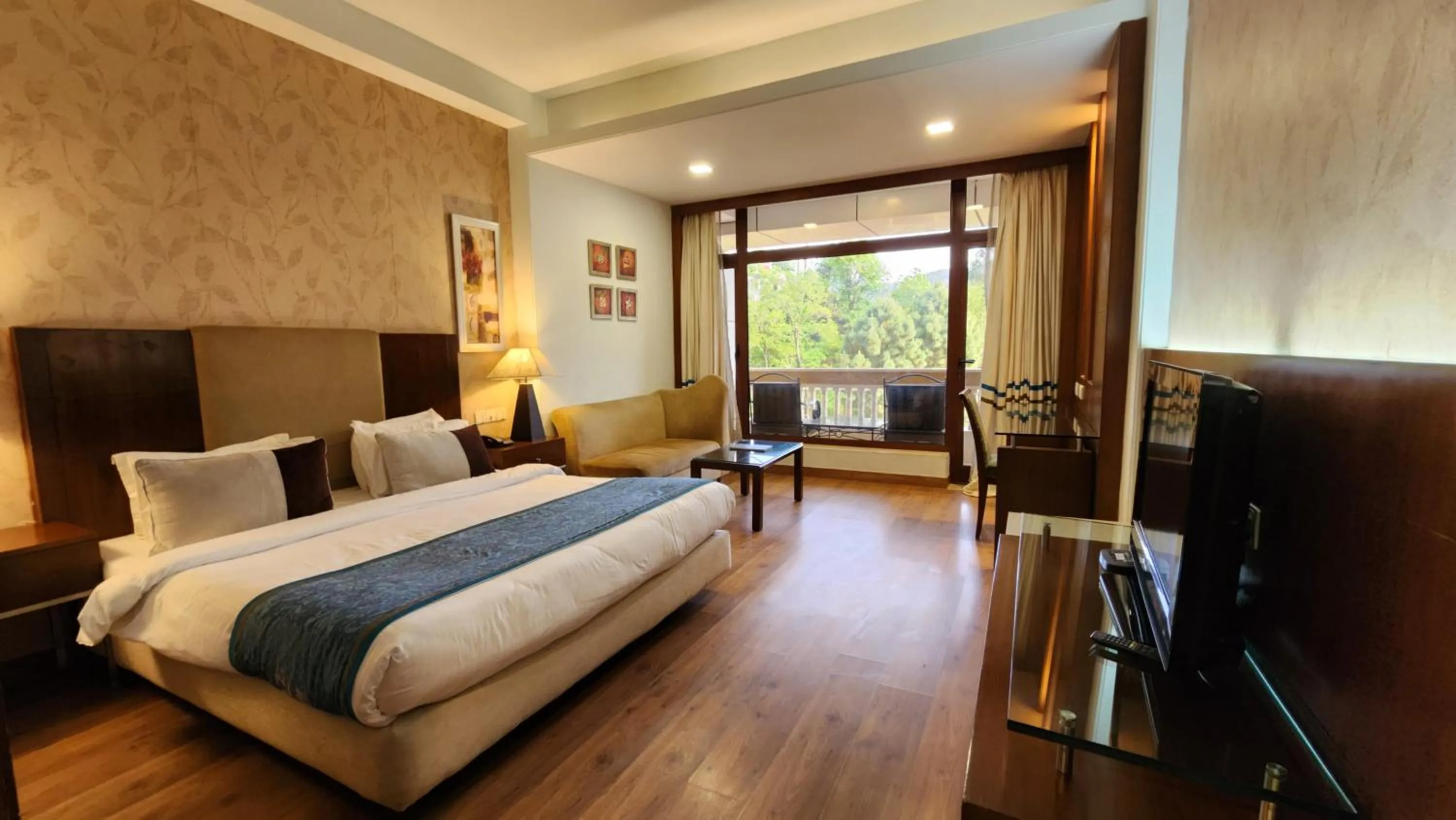Bed in Hotel Royal Ark - Kasauli