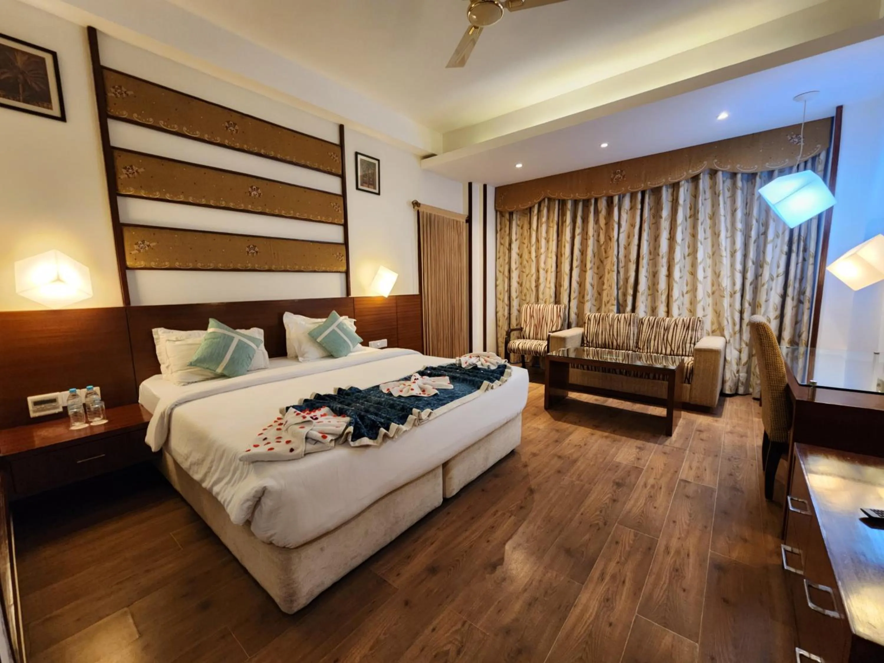 Bed in Hotel Royal Ark - Kasauli