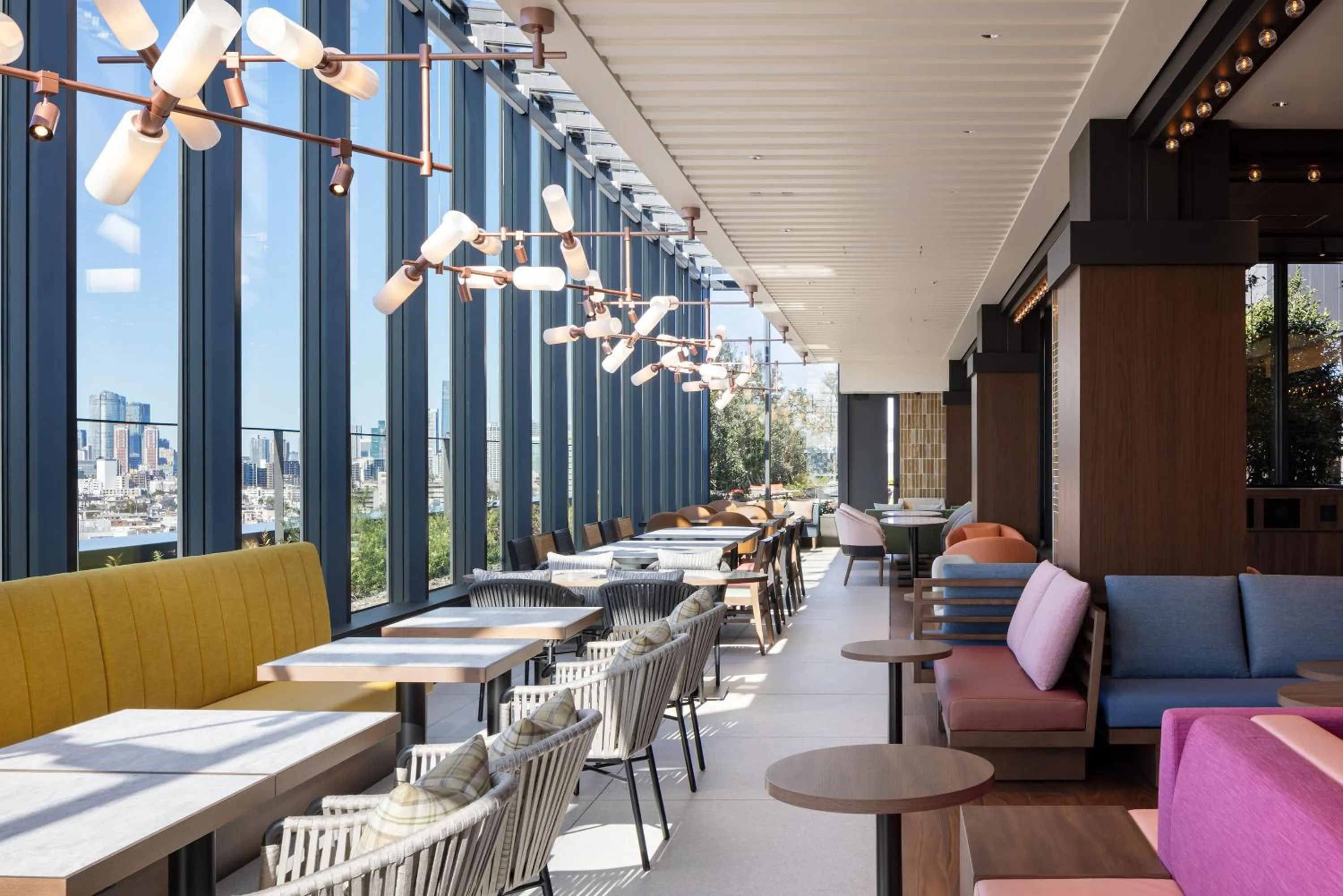 Lounge or bar in OMO5 Tokyo Gotanda by Hoshino Resorts