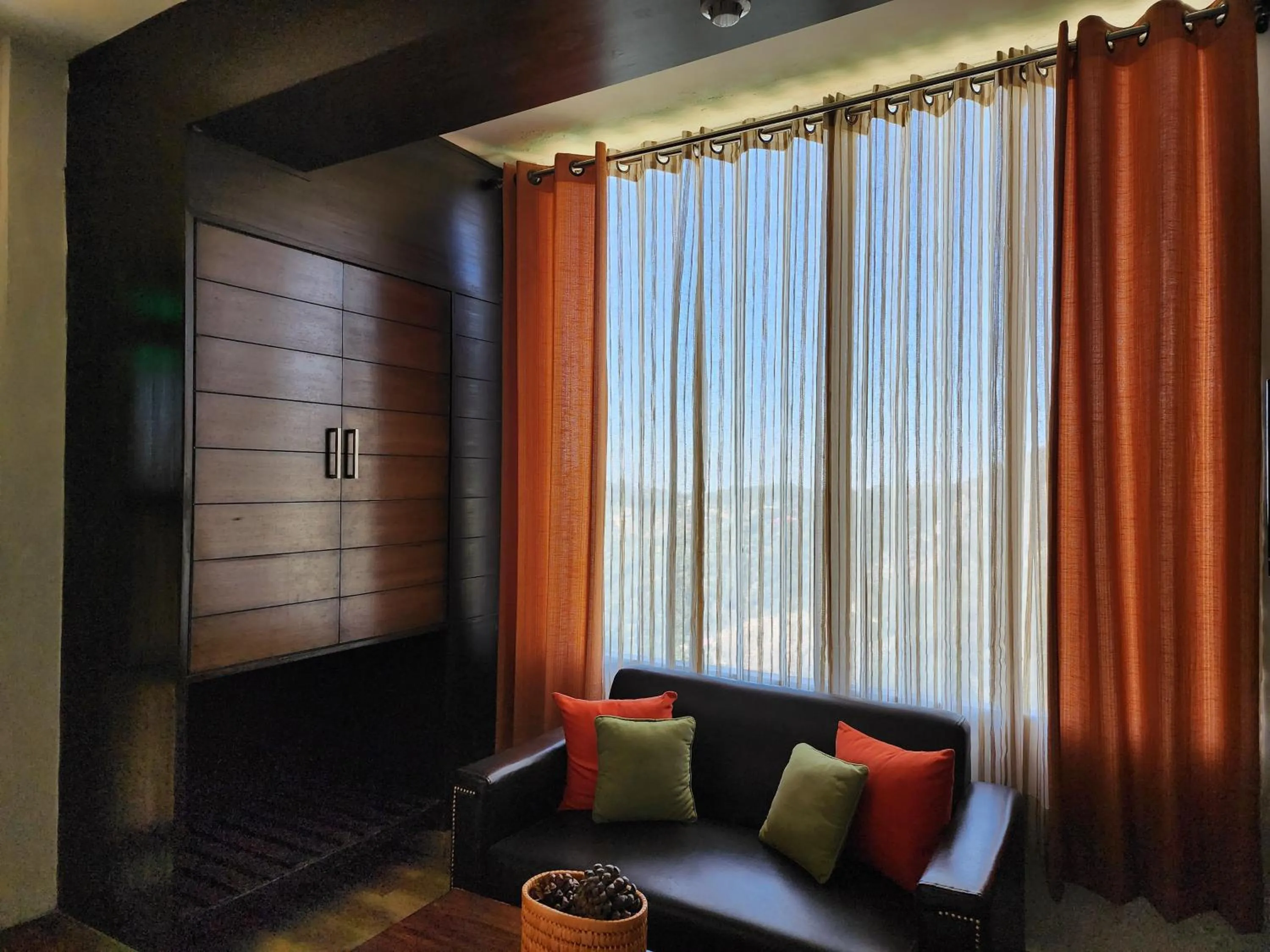 Seating area in Woodsmoke Retreat