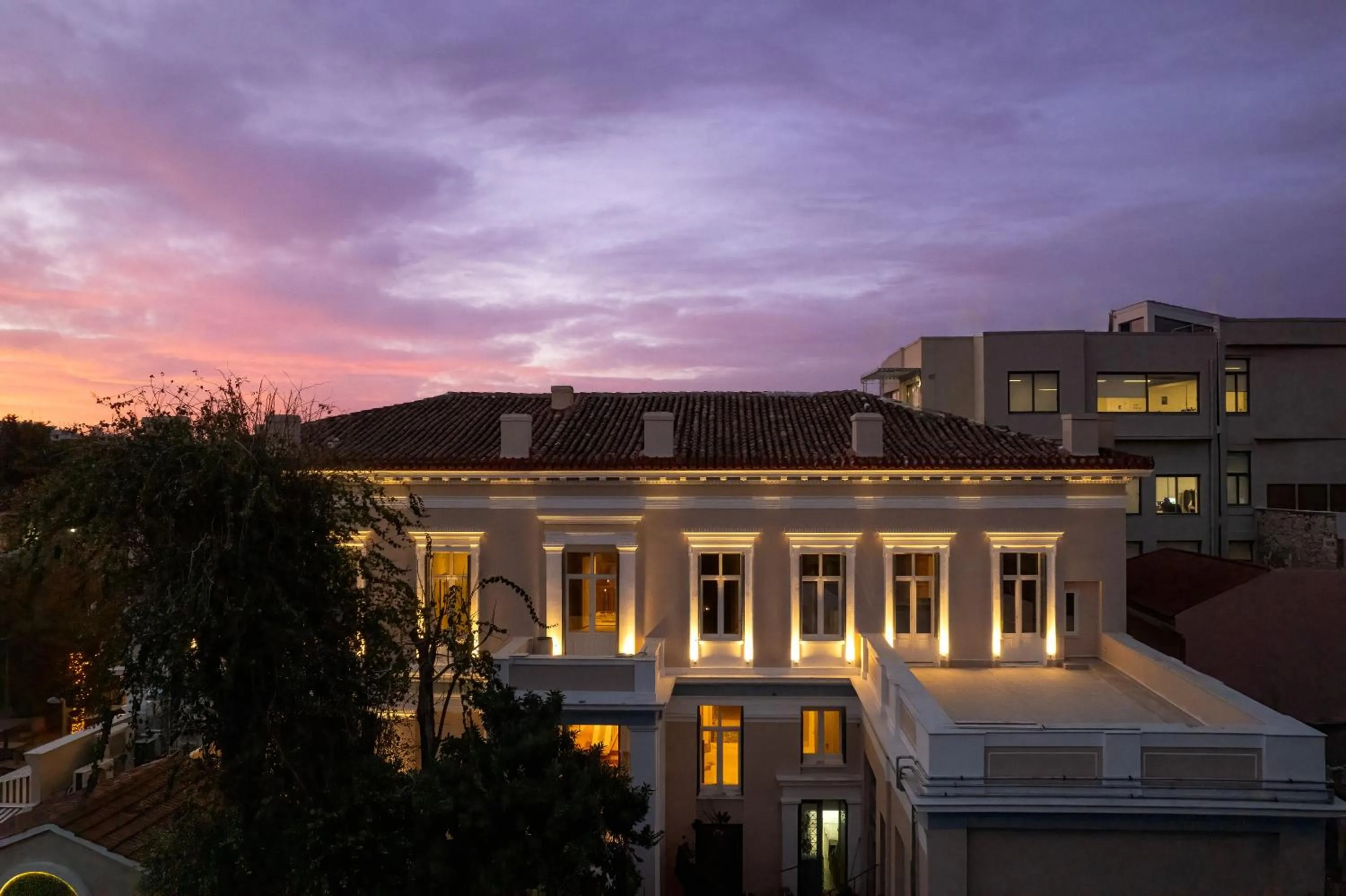 Property building in La Divina