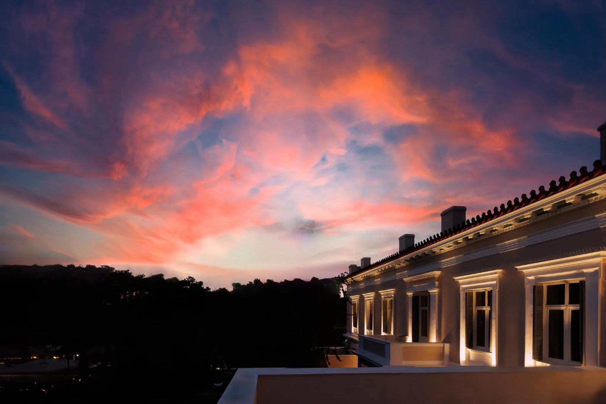 Property building in La Divina