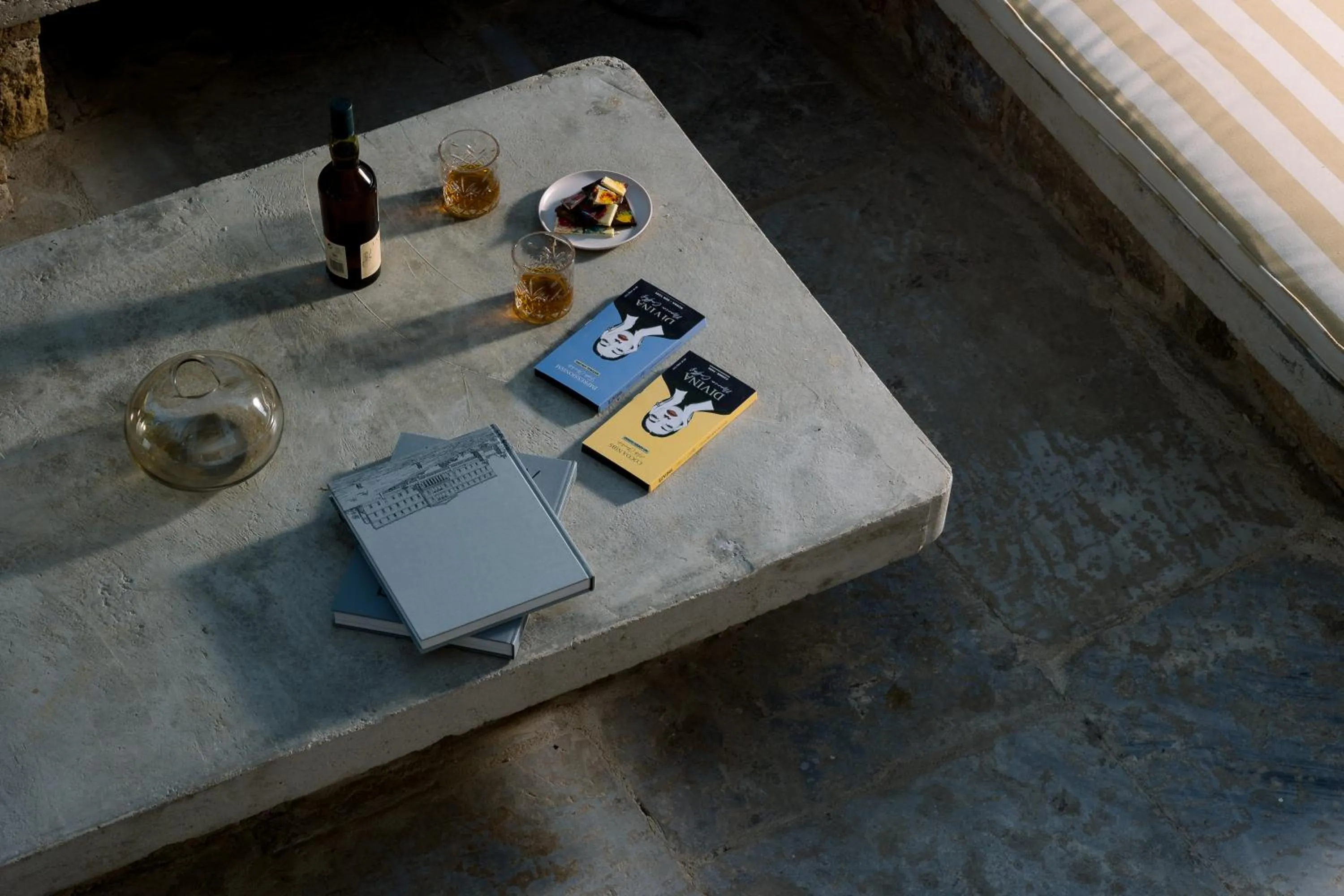 Property building in La Divina