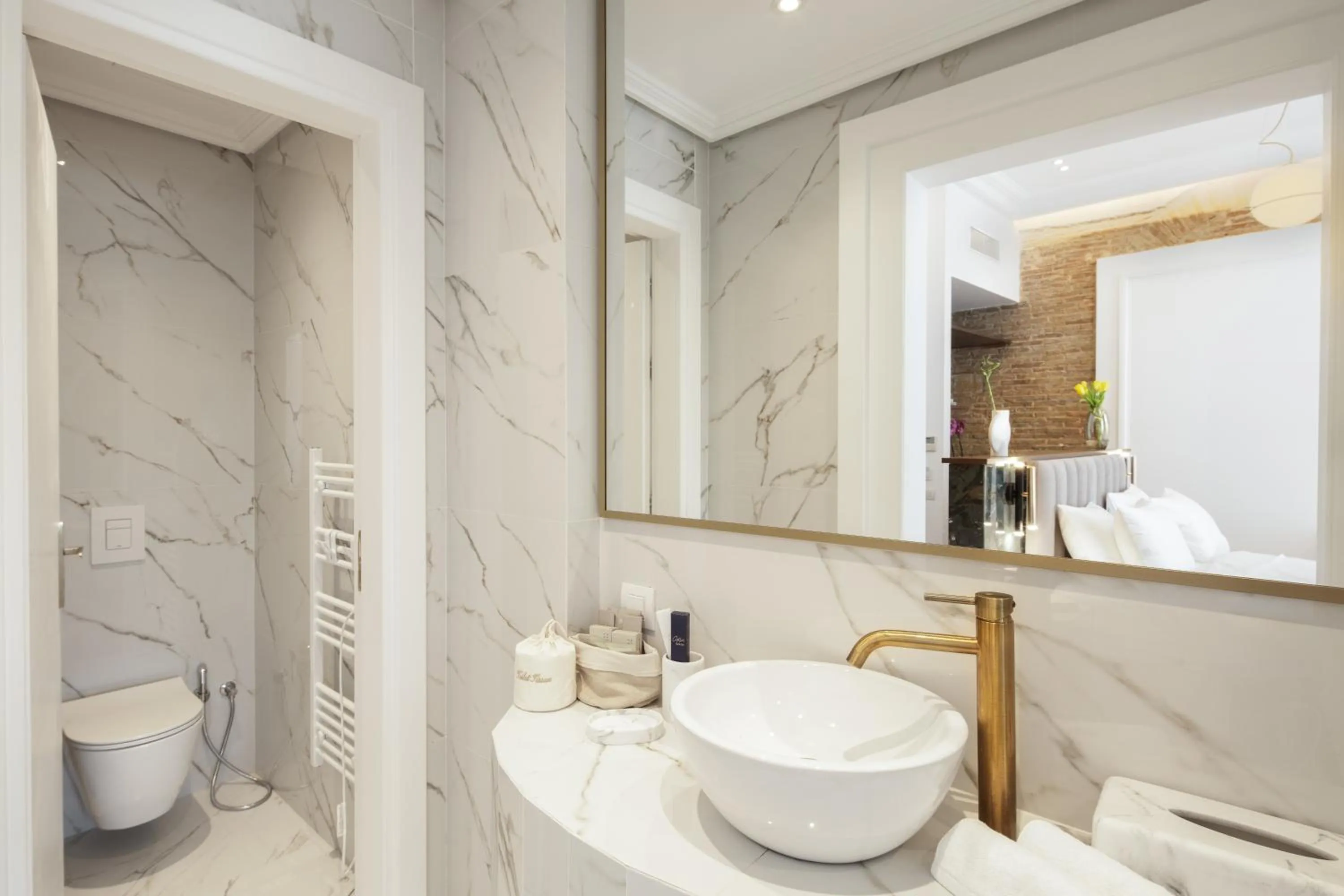 Bathroom in La Divina