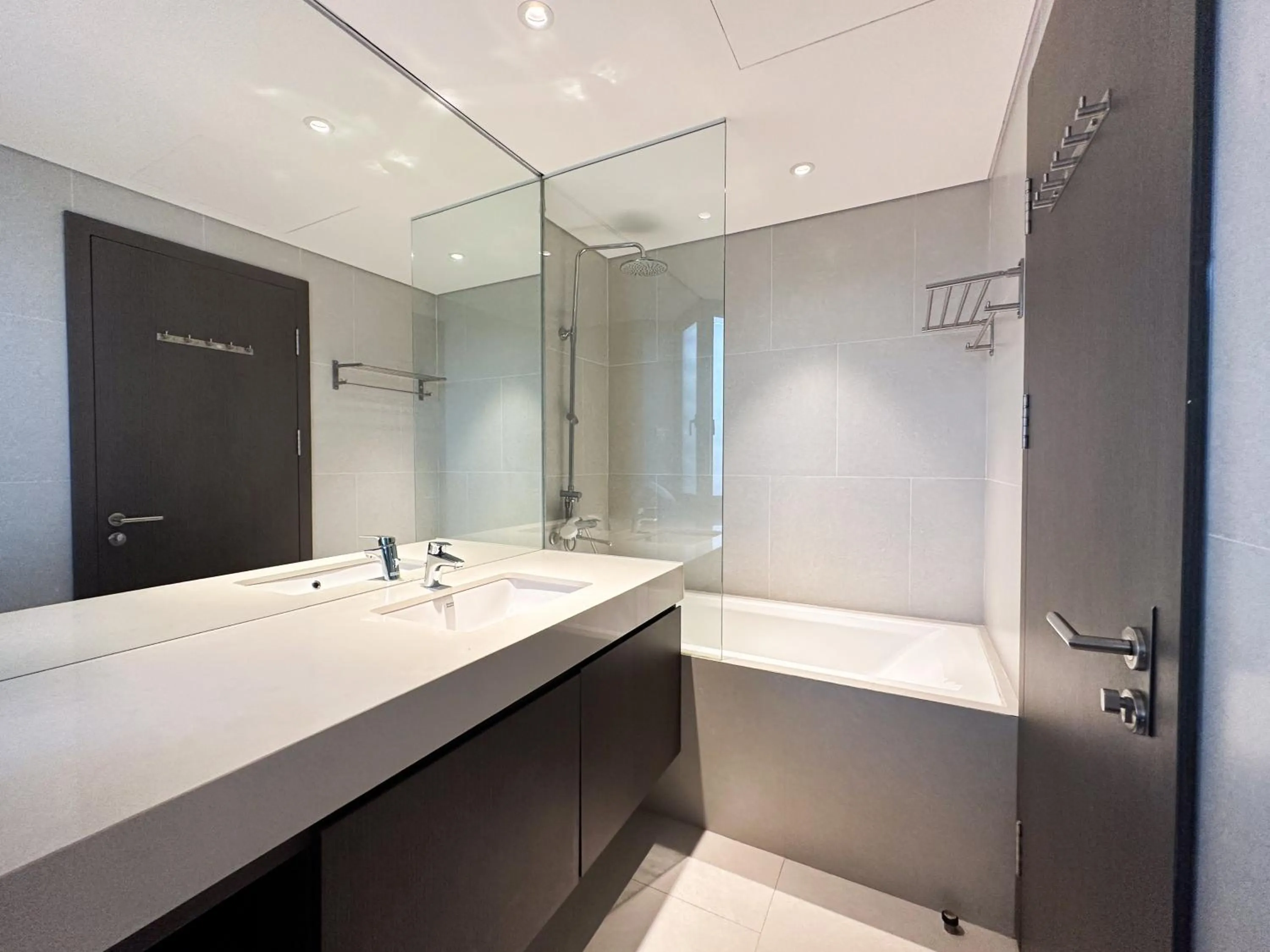 Hazuki, Modern Minimalist Apartment