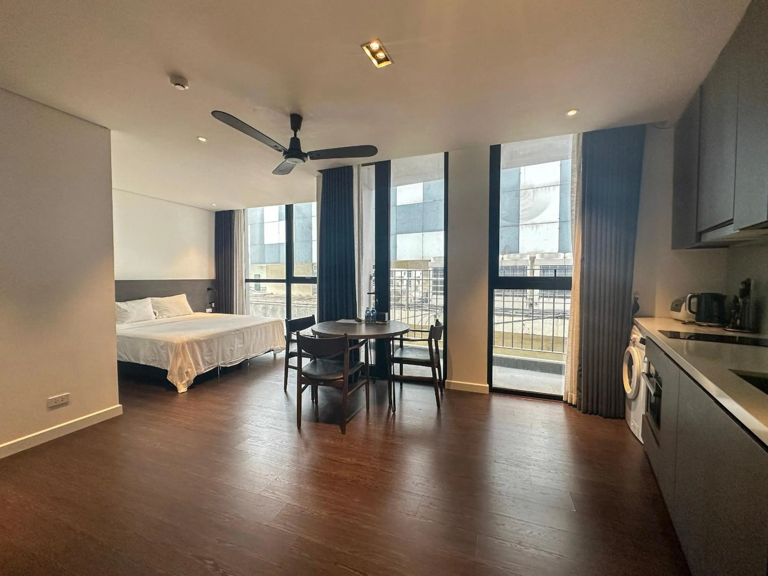 Bed in Hazuki, Modern Minimalist Apartment