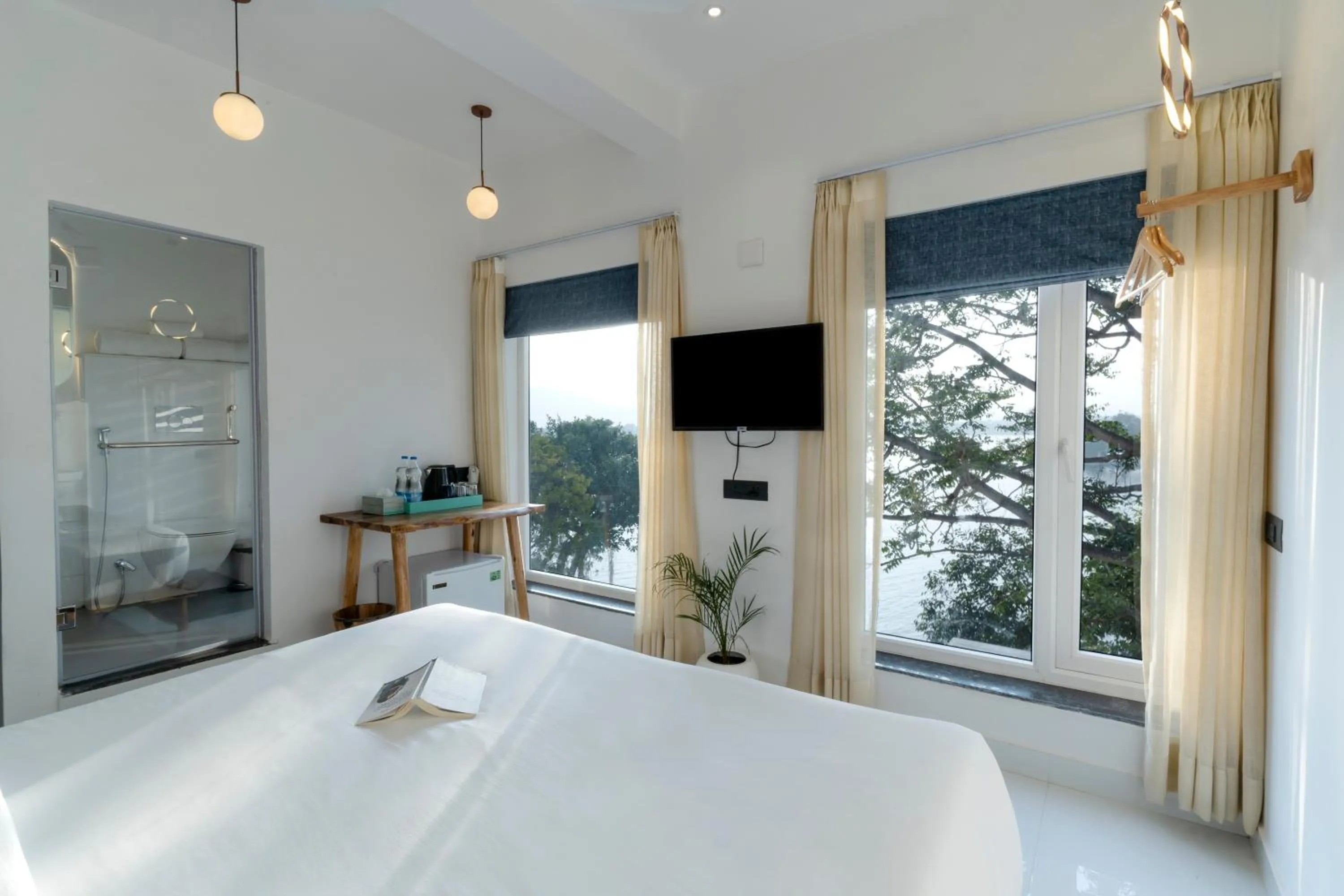 Photo of the whole room, Bed in Moustache Udaipur Luxuria