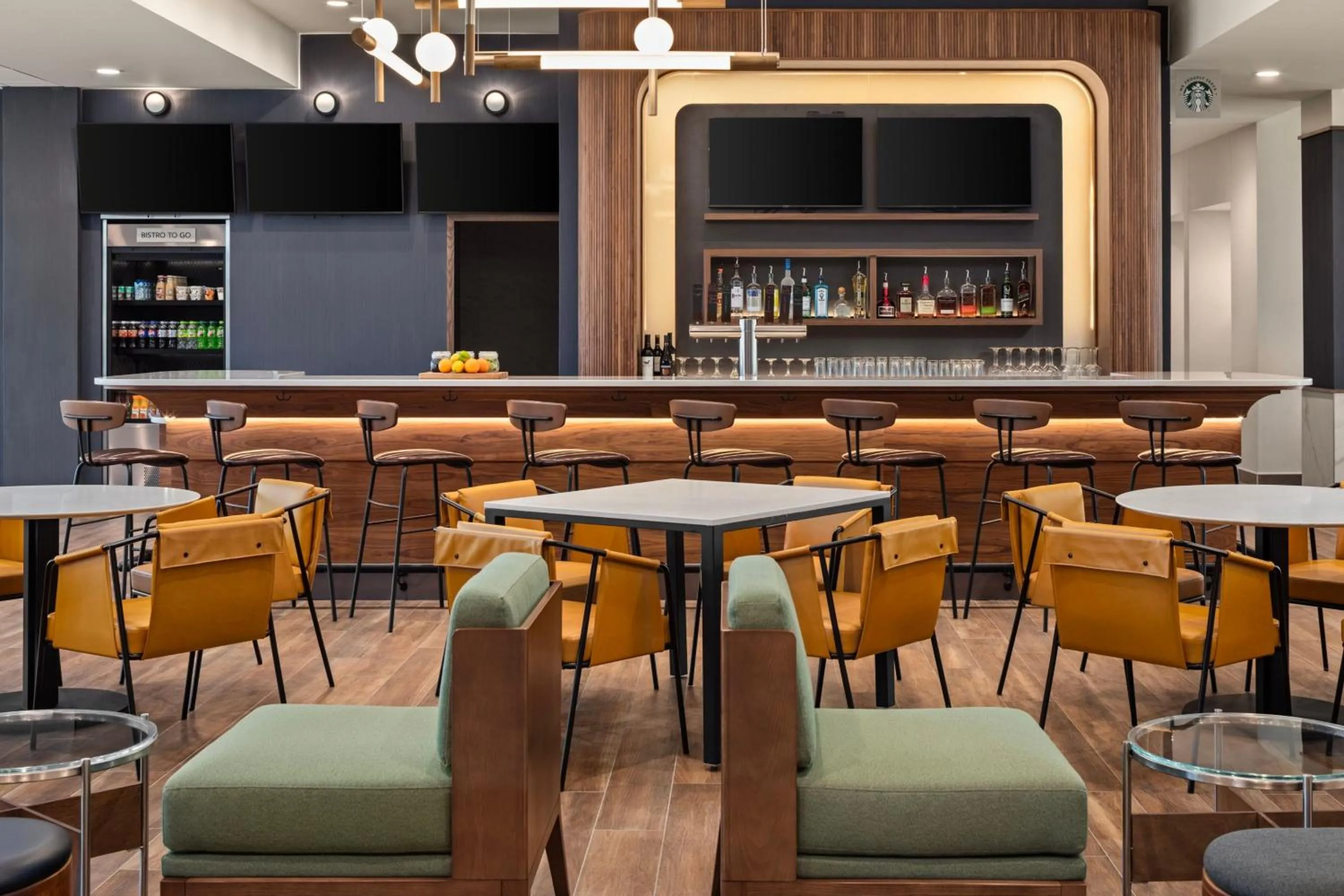 Restaurant/places to eat in Courtyard by Marriott Bettendorf