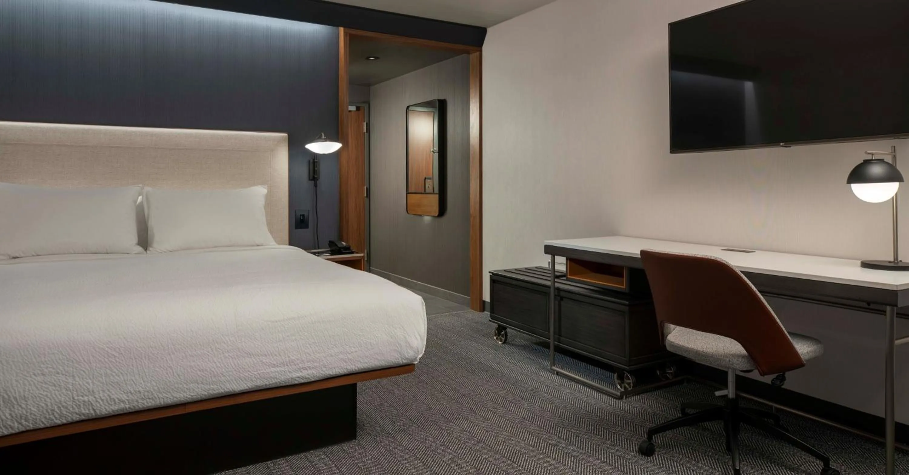 Bed in Courtyard by Marriott Bettendorf