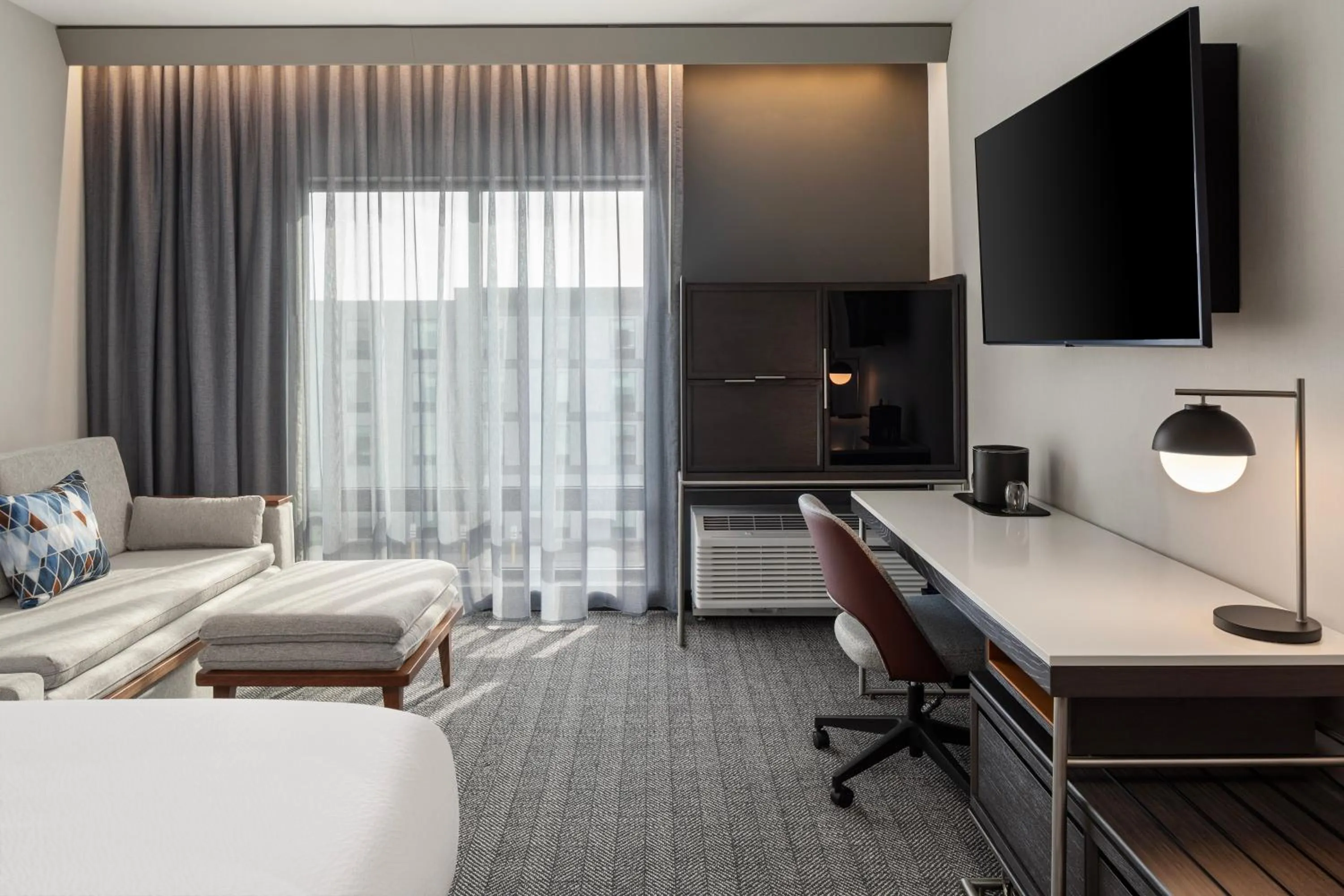 View (from property/room), Bed in Courtyard by Marriott Bettendorf