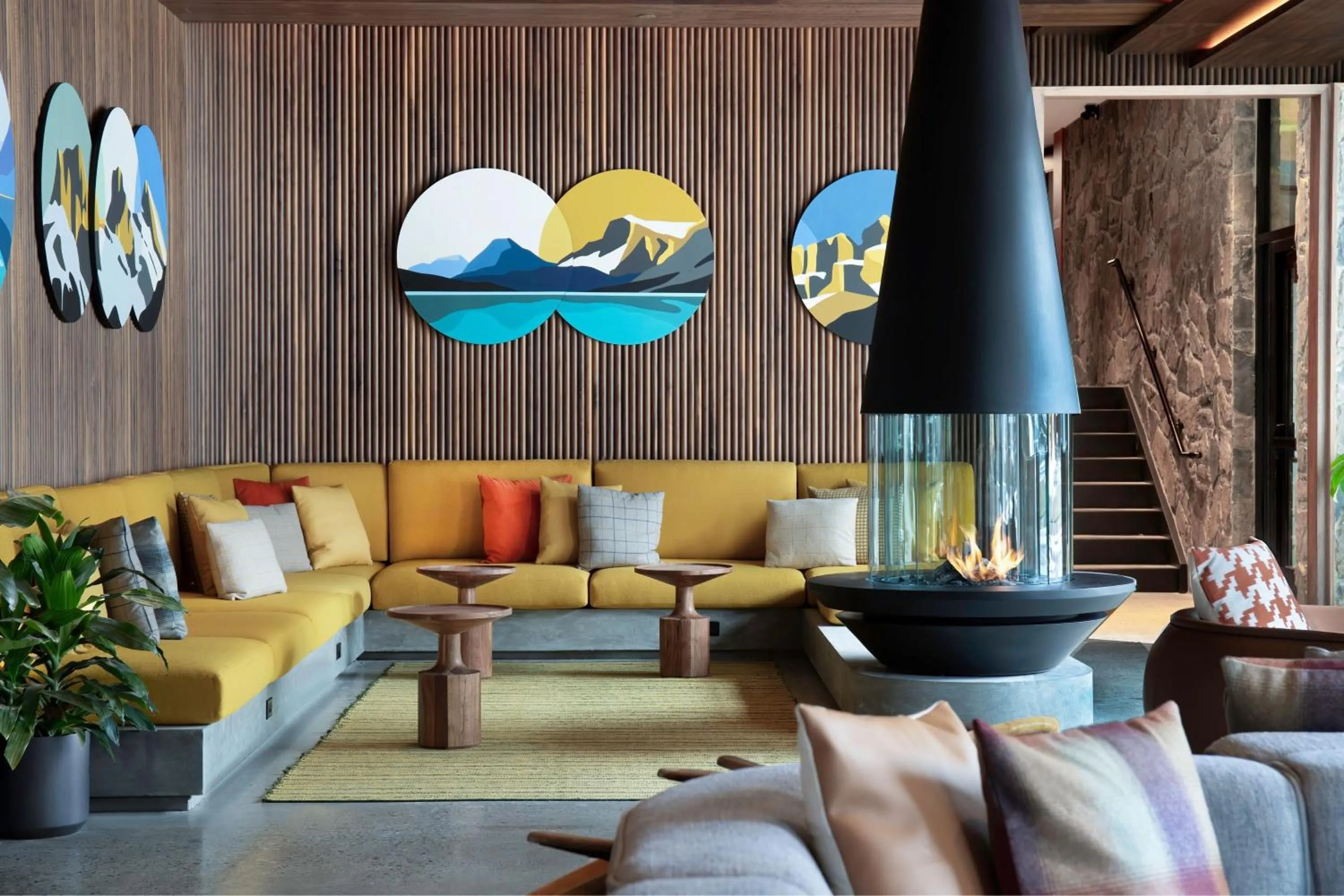 Lobby or reception in Banff Voyager Inn