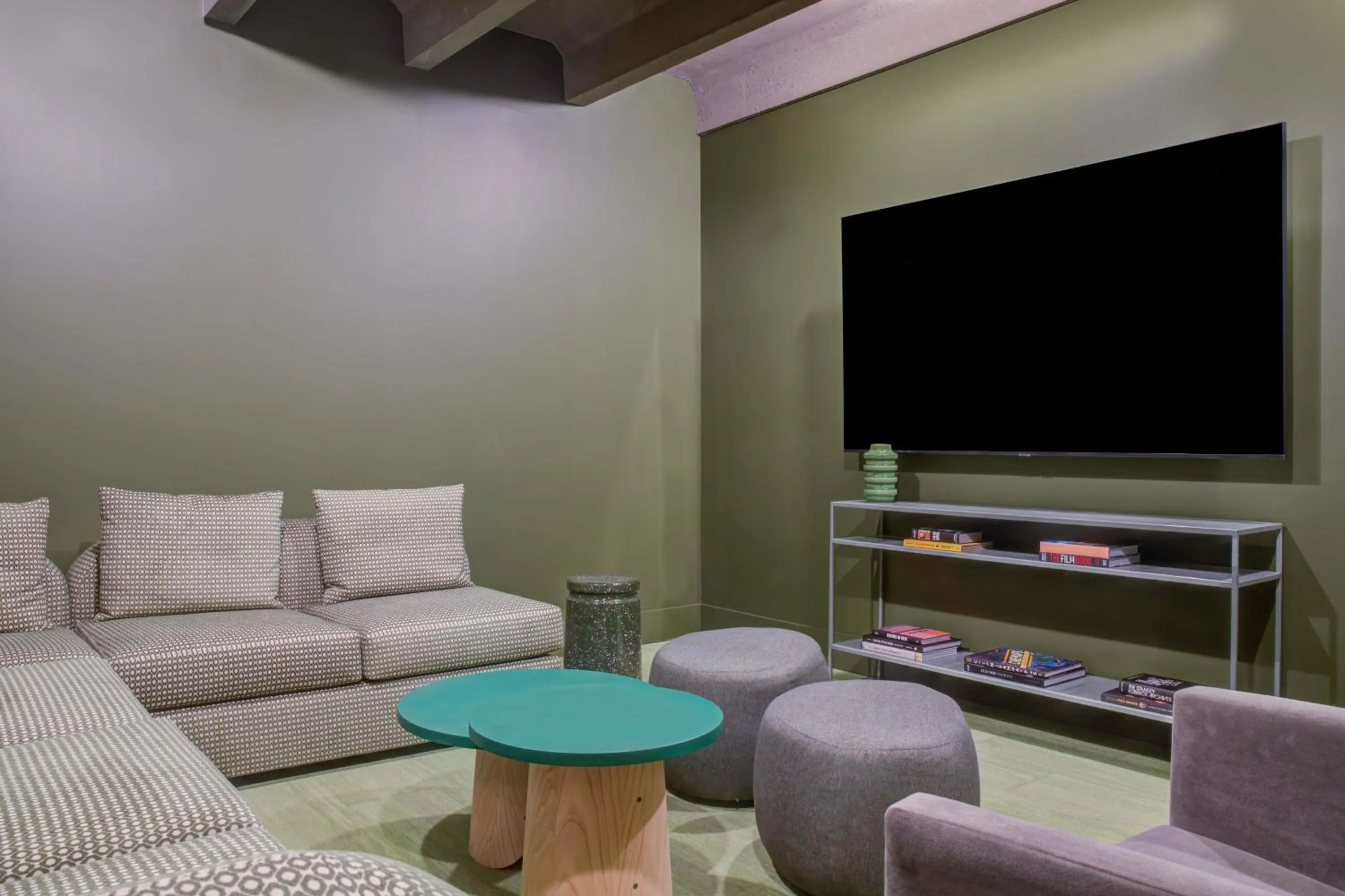 Meeting/conference room, Seating Area in Banff Voyager Inn