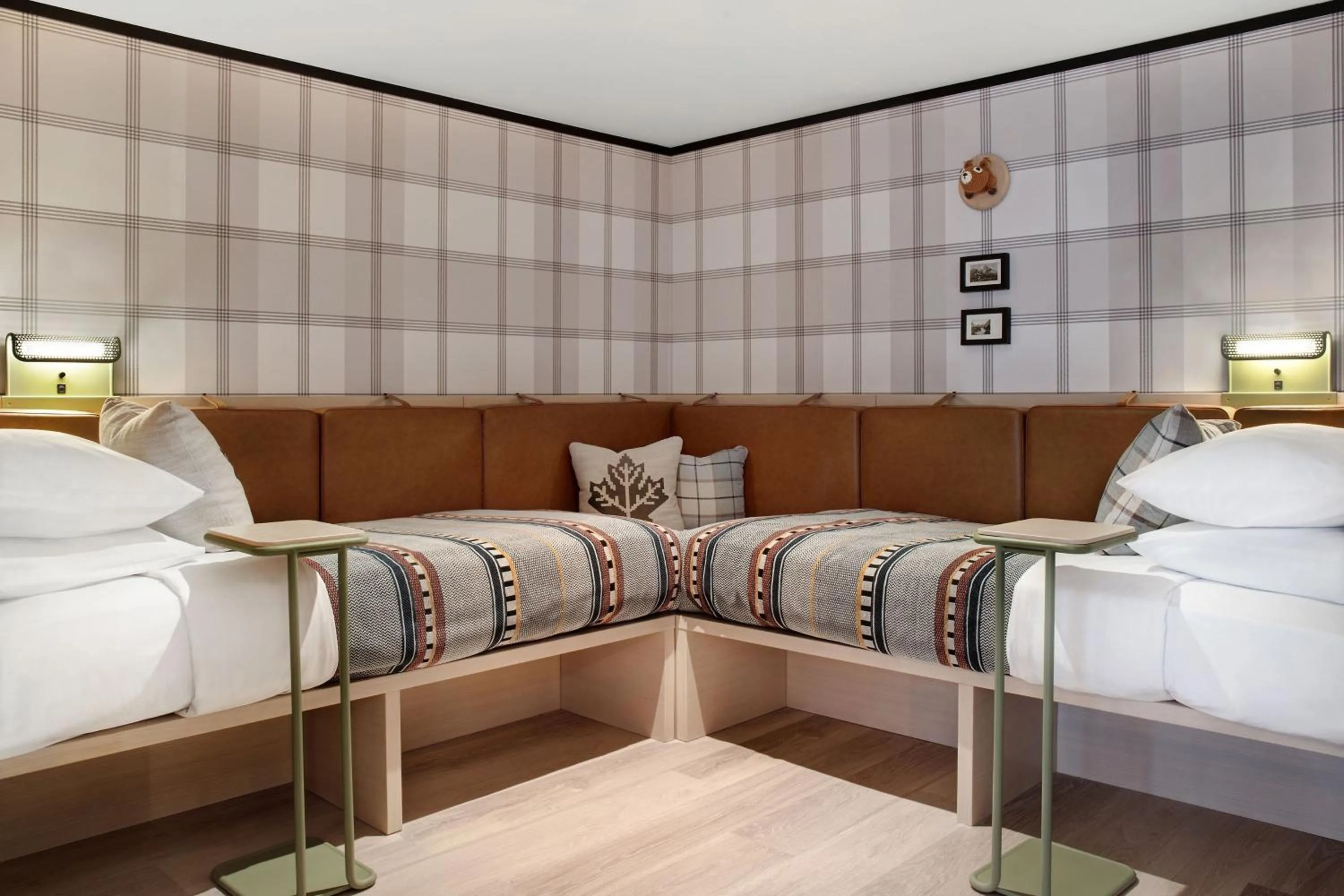 Photo of the whole room, Bed in Banff Voyager Inn