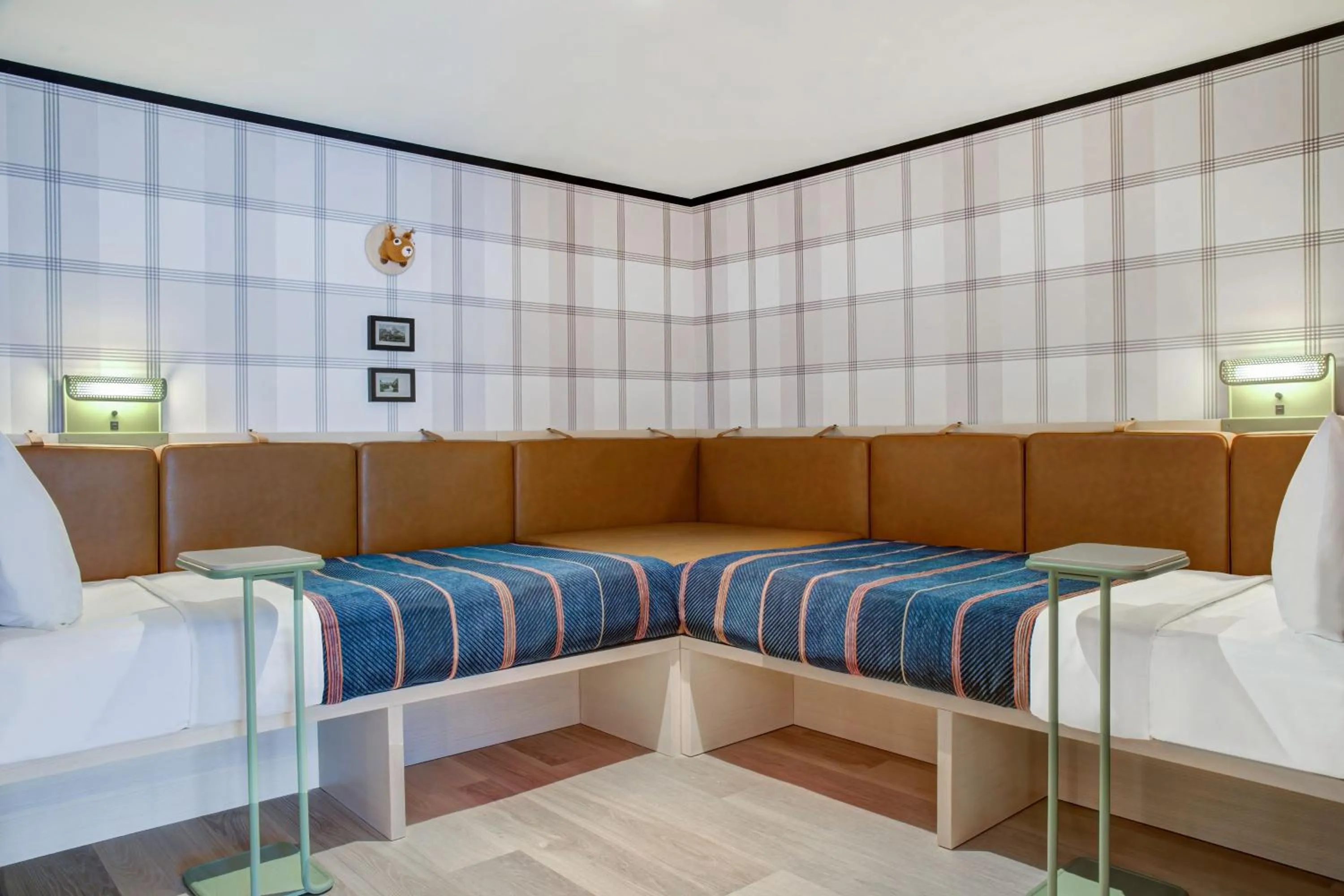 Bedroom in Banff Voyager Inn