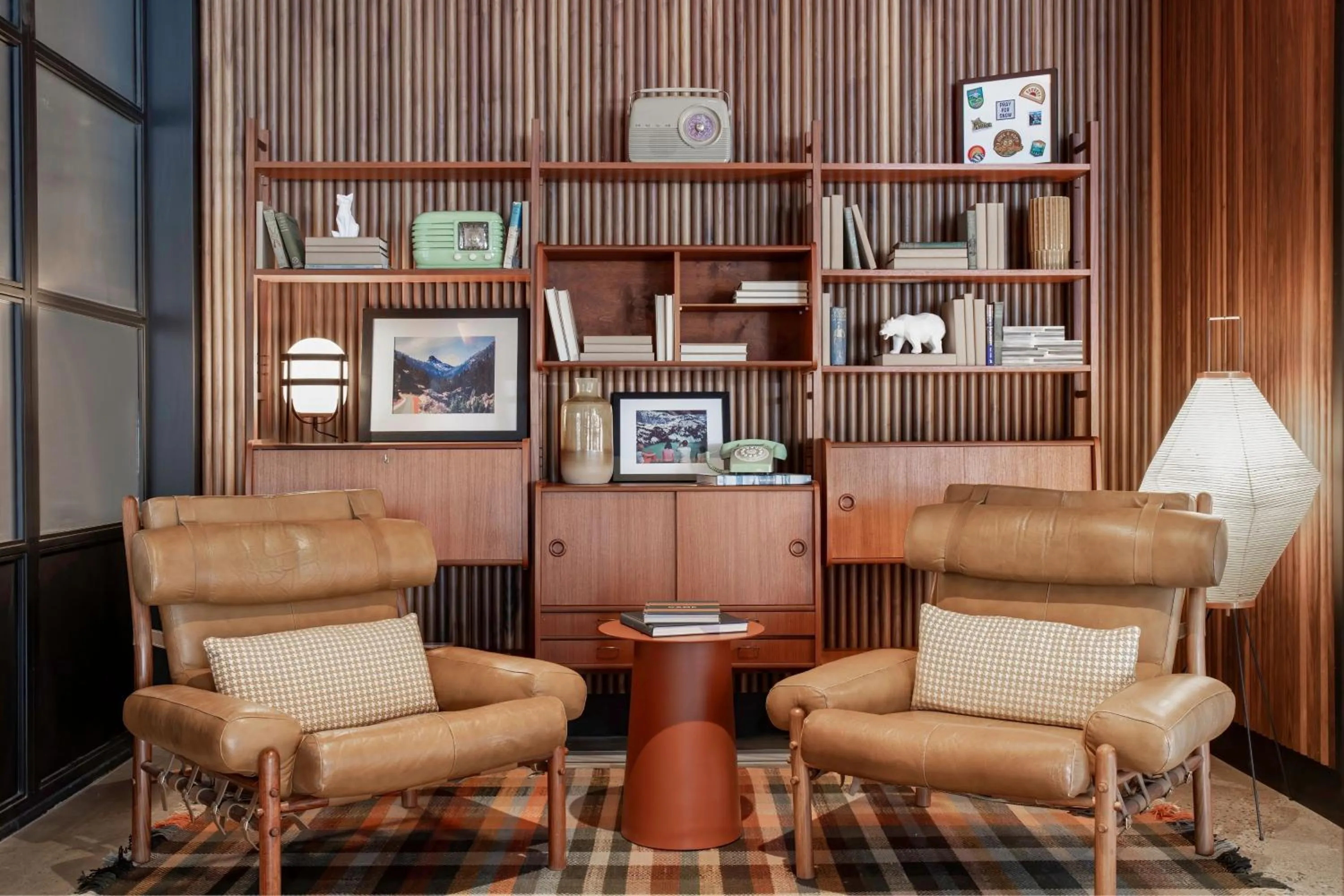 Lobby or reception, Seating Area in Banff Voyager Inn