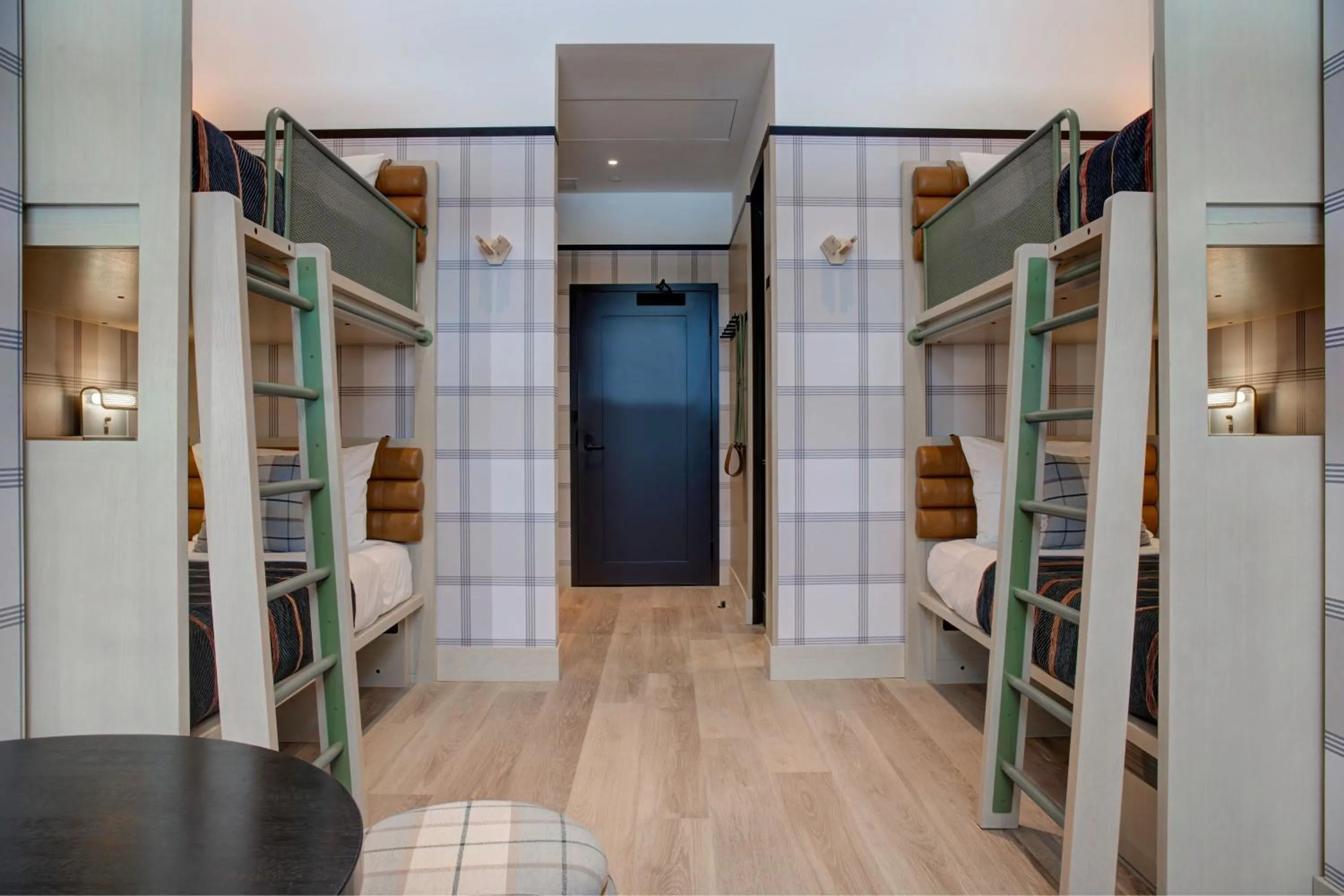 Photo of the whole room, Bed in Banff Voyager Inn