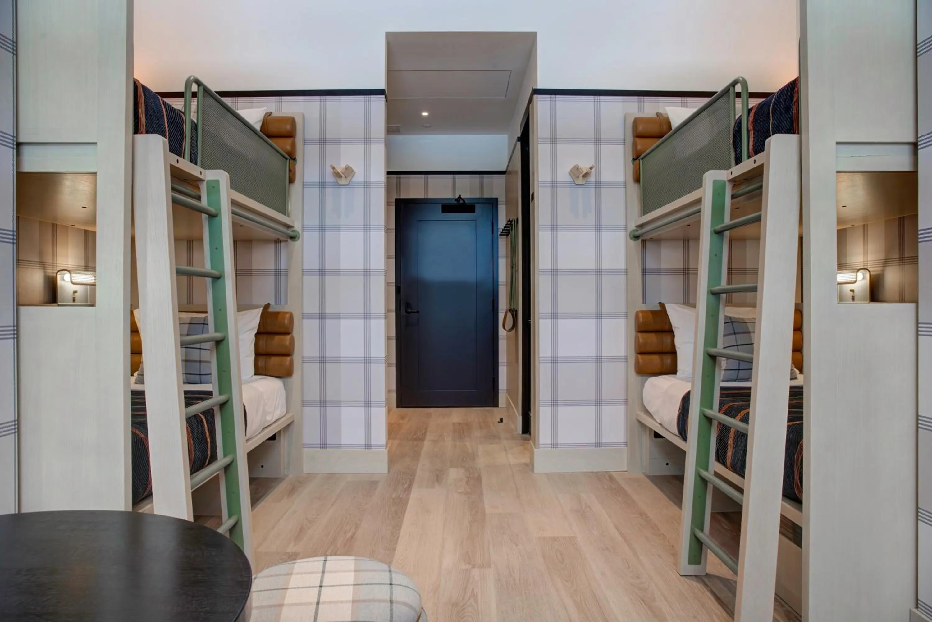 Photo of the whole room, Bed in Banff Voyager Inn