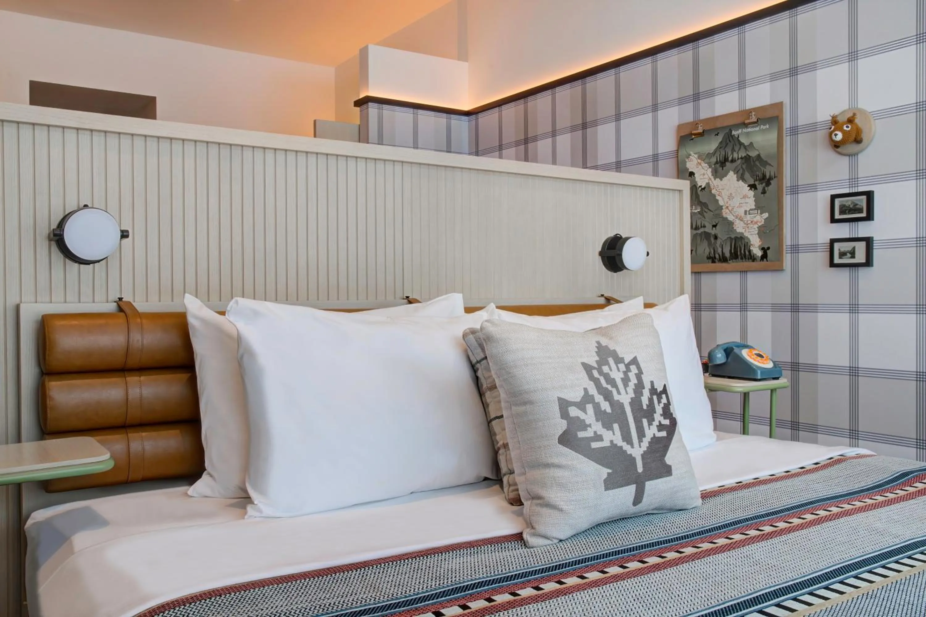 Photo of the whole room, Bed in Banff Voyager Inn