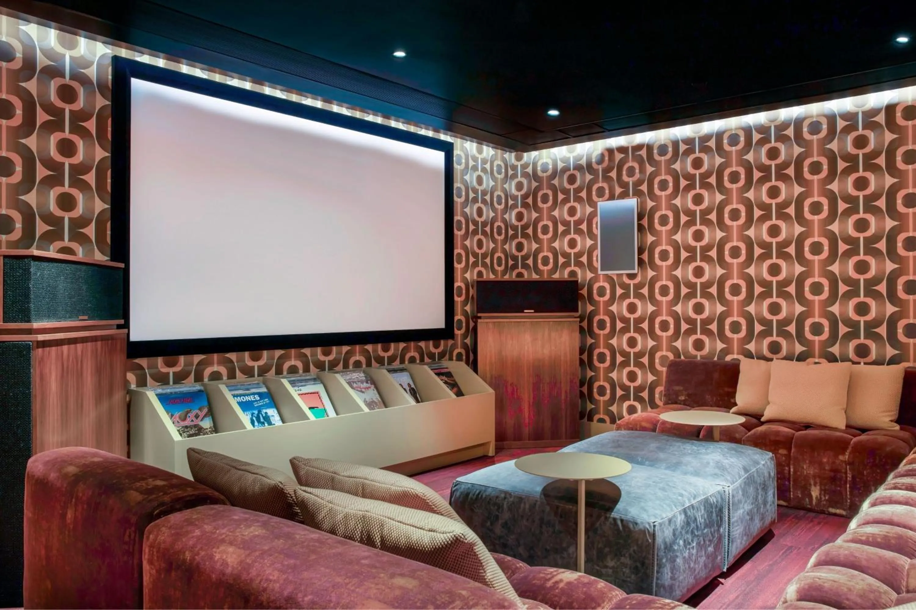 Photo of the whole room in Banff Voyager Inn