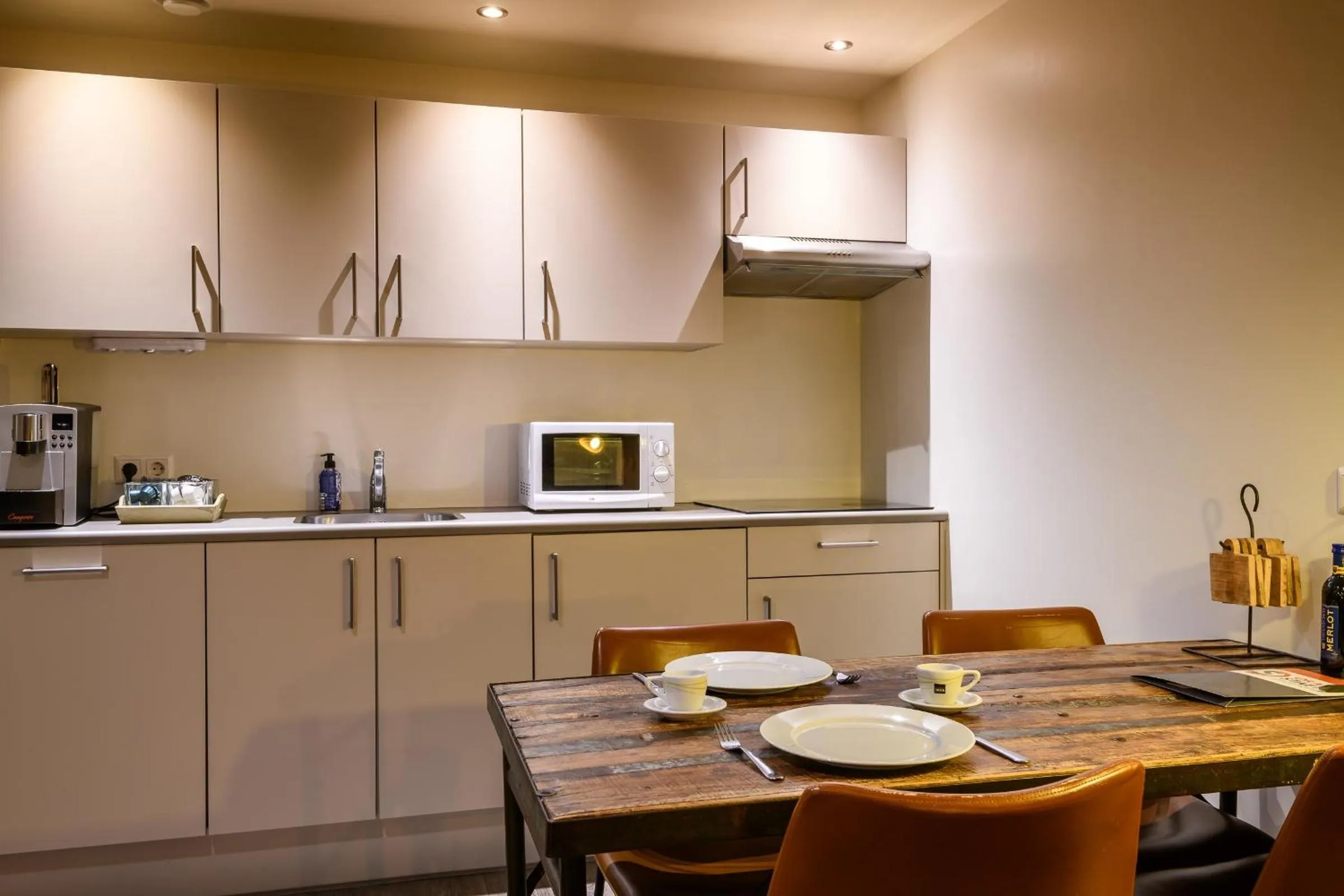 Coffee/tea facilities in Hotel Oranjestaete