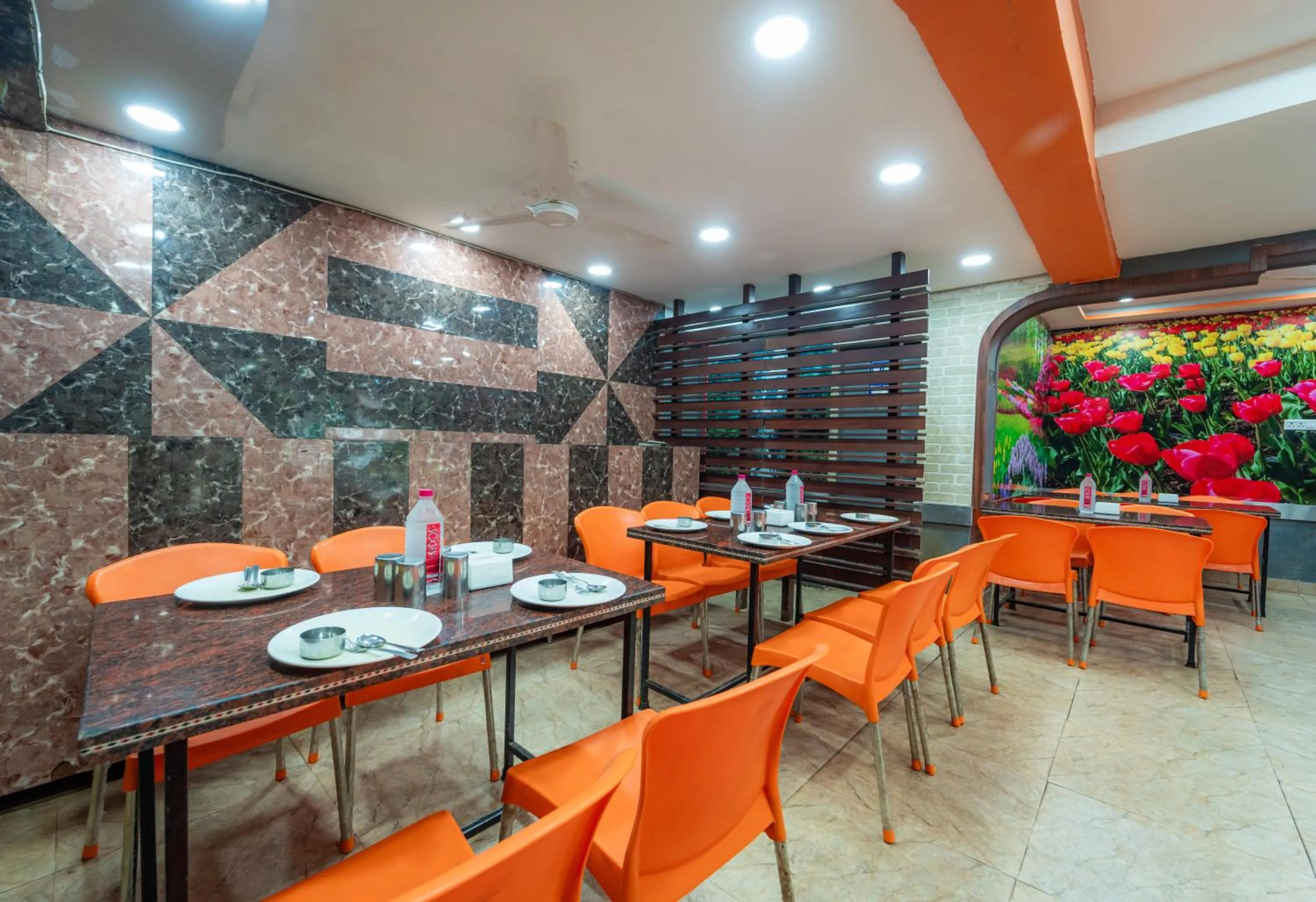 Restaurant/places to eat in Treebo Sunshine Beach Resort