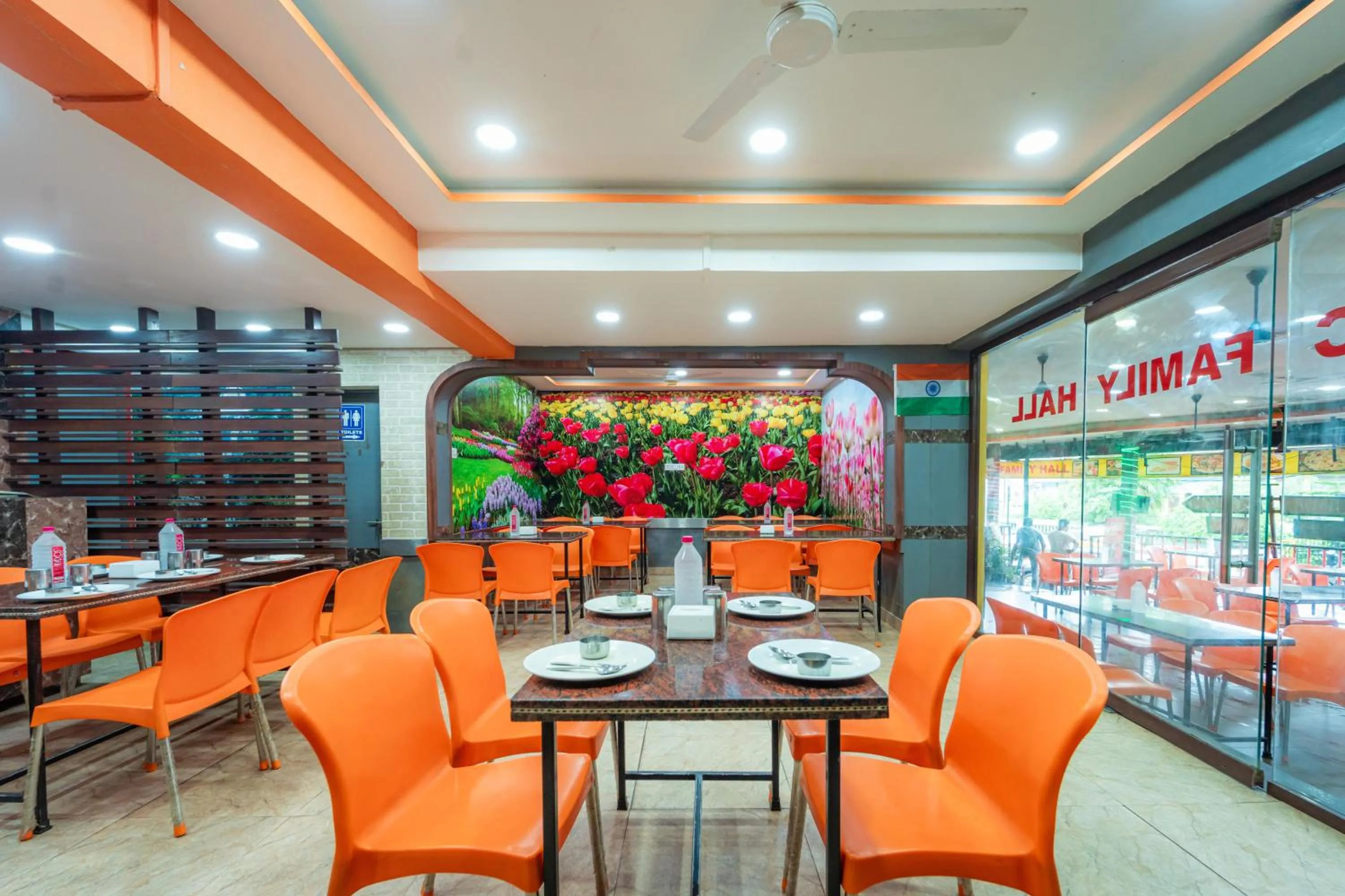 Restaurant/places to eat in Treebo Sunshine Beach Resort