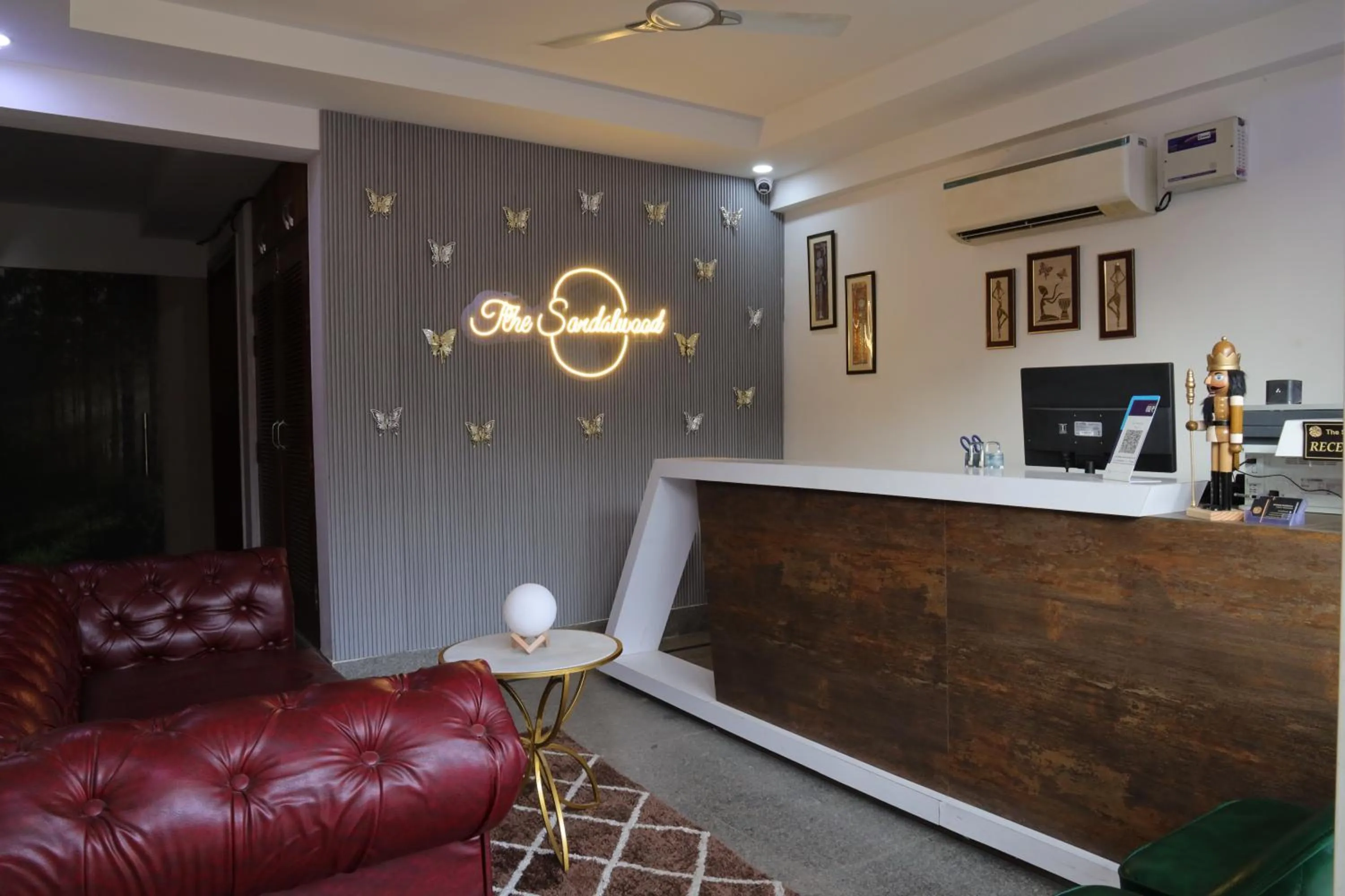 Lobby or reception in The Sandalwood Hotel I Sec-38 I Near Medanta Medicity Gurgaon