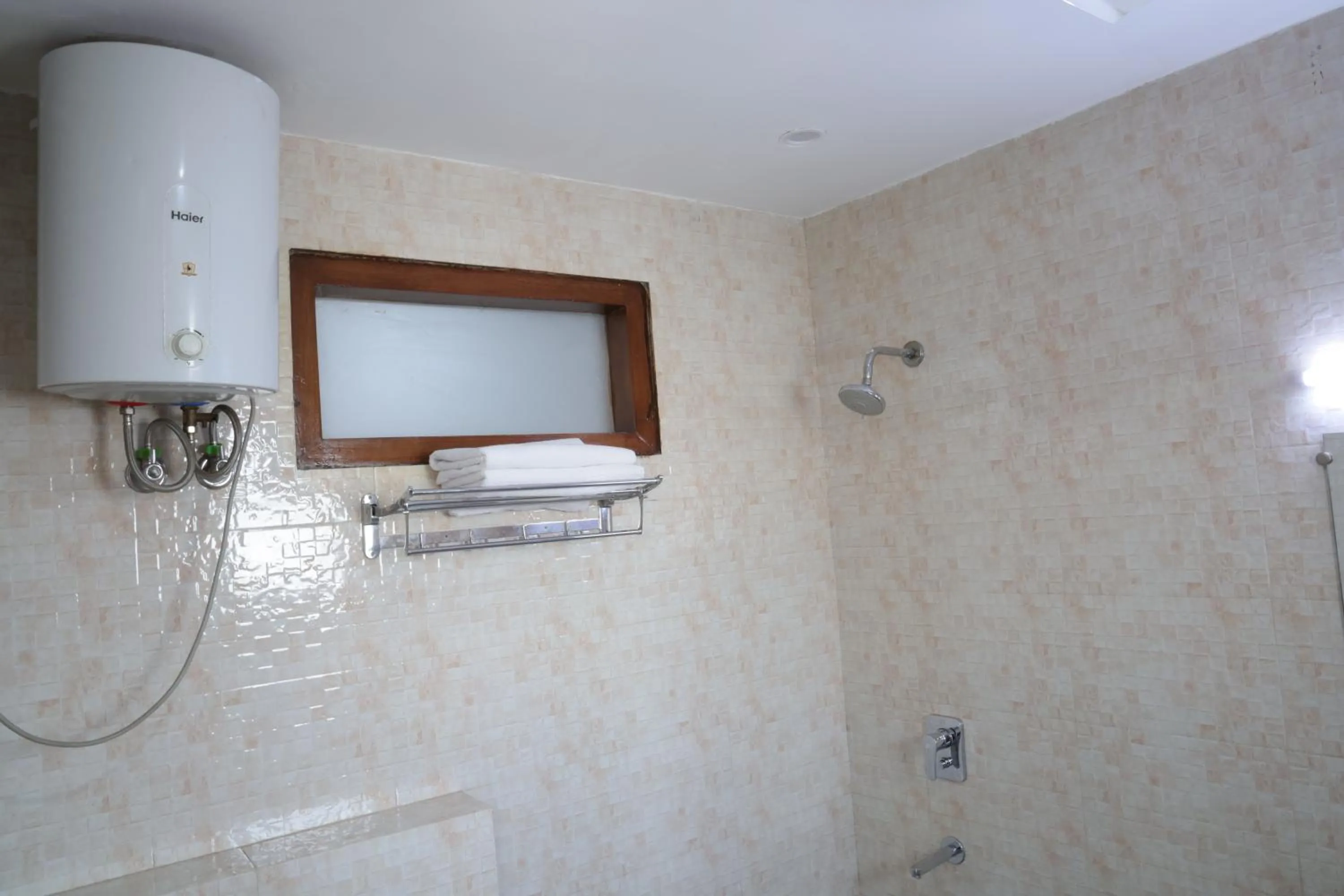 Shower in The Sandalwood Hotel I Sec-38 I Near Medanta Medicity Gurgaon