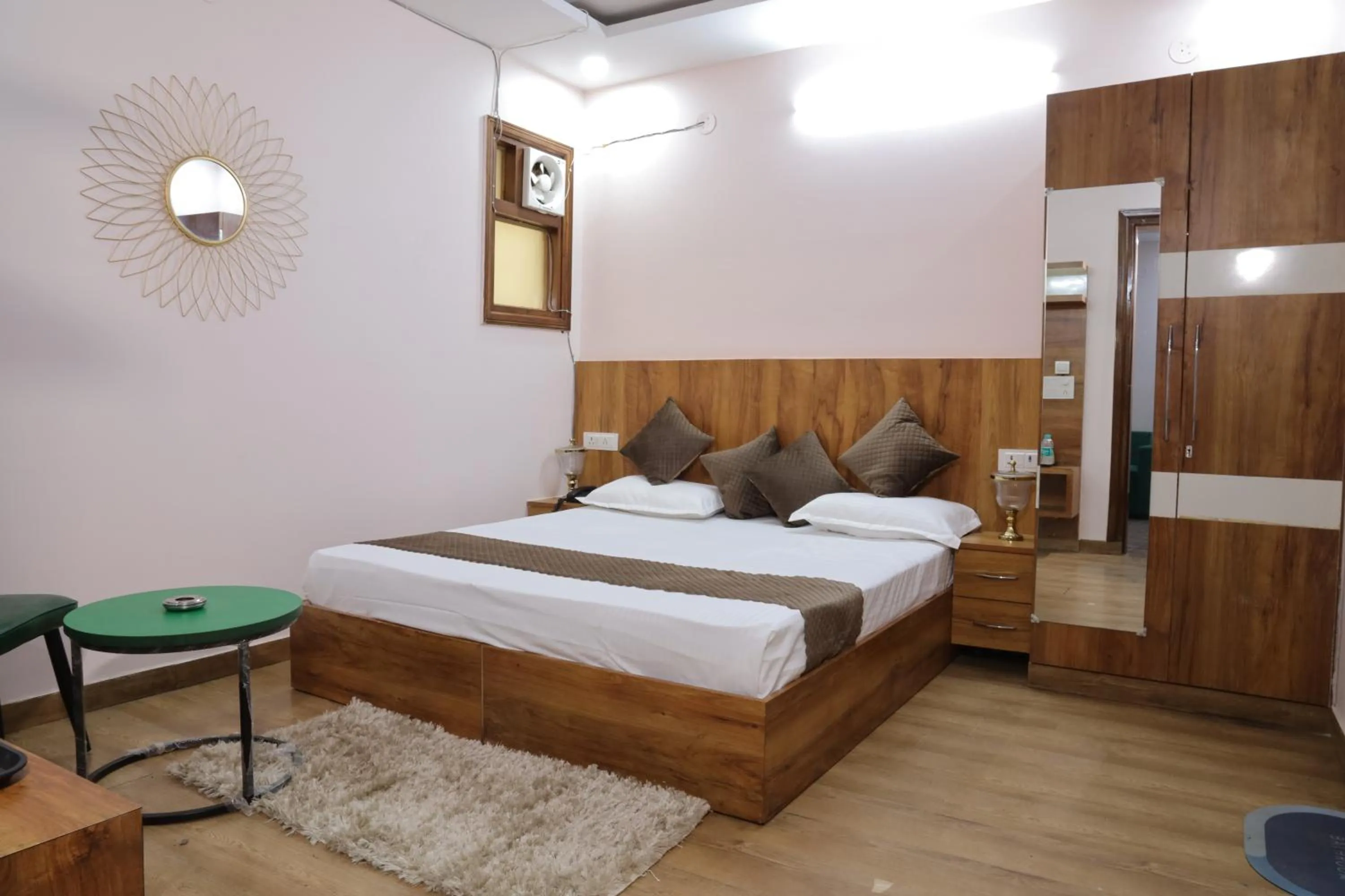 Bed in The Sandalwood Hotel I Sec-38 I Near Medanta Medicity Gurgaon