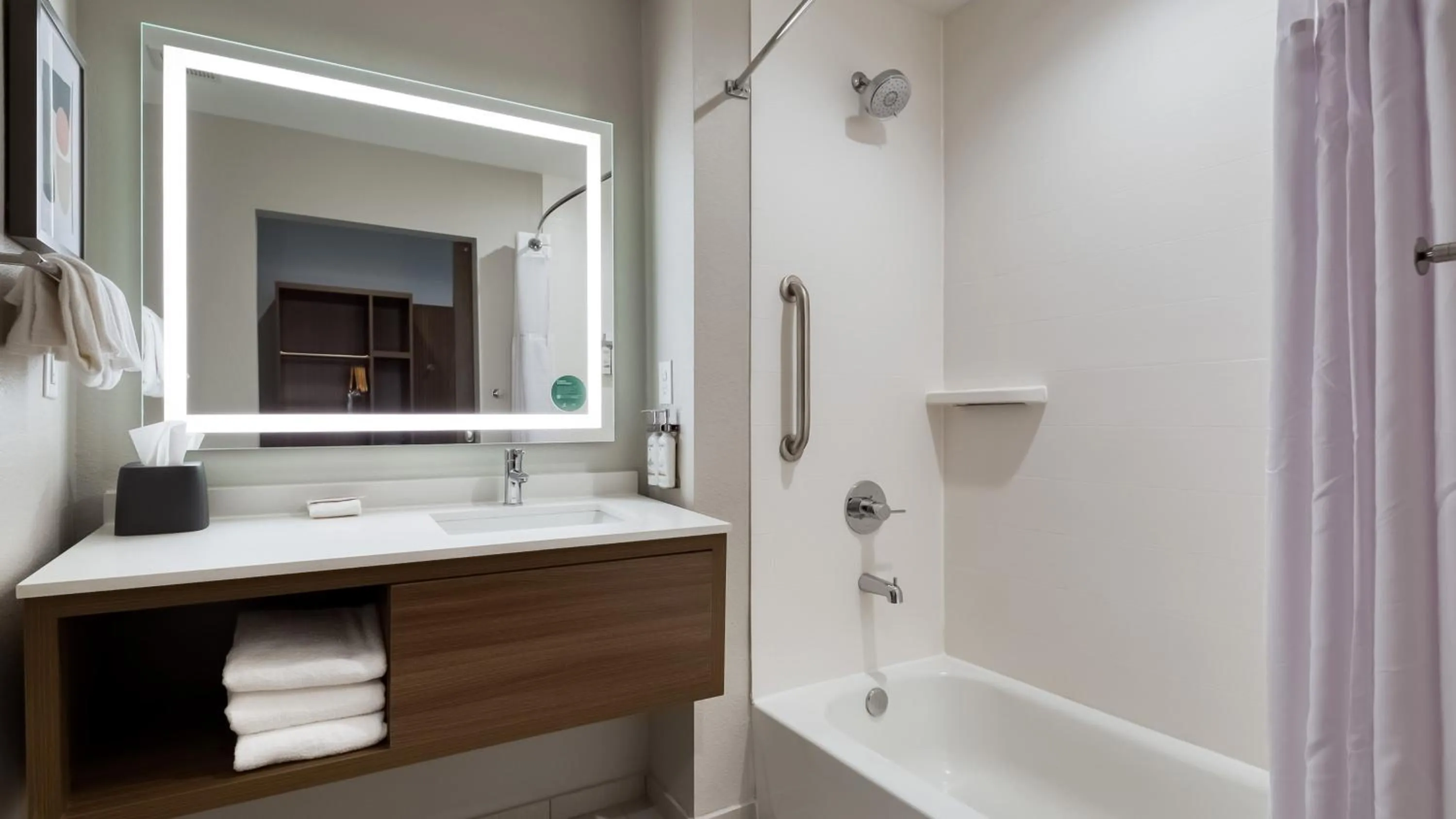 Holiday Inn Nashville Airport by IHG