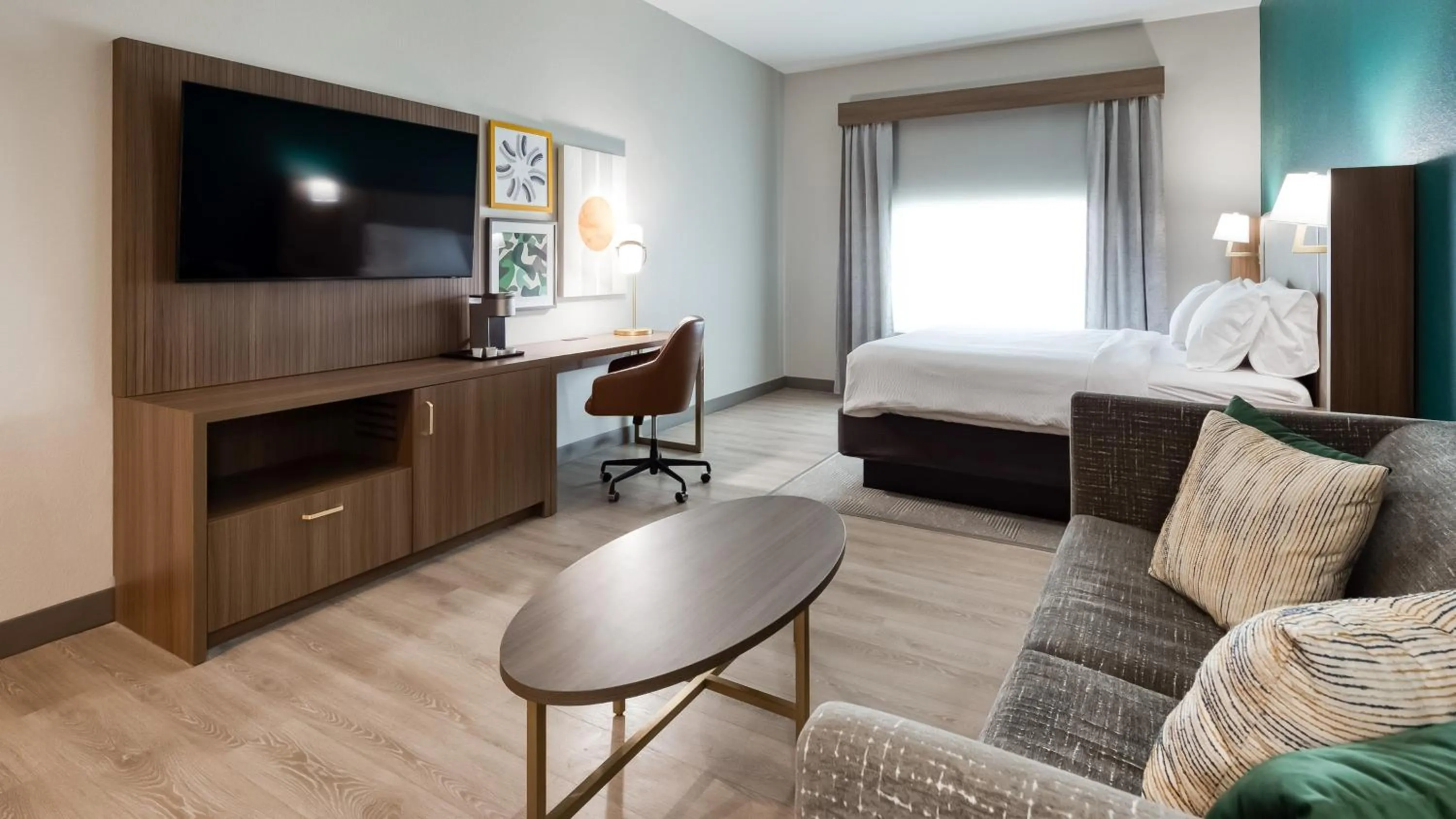 Photo of the whole room, Bed in Holiday Inn Nashville Airport by IHG
