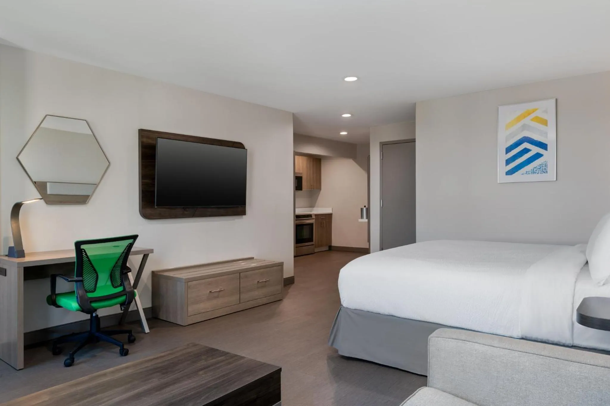 Photo of the whole room, Bed in Holiday Inn Express & Suites Bronx - Zoo Area by IHG