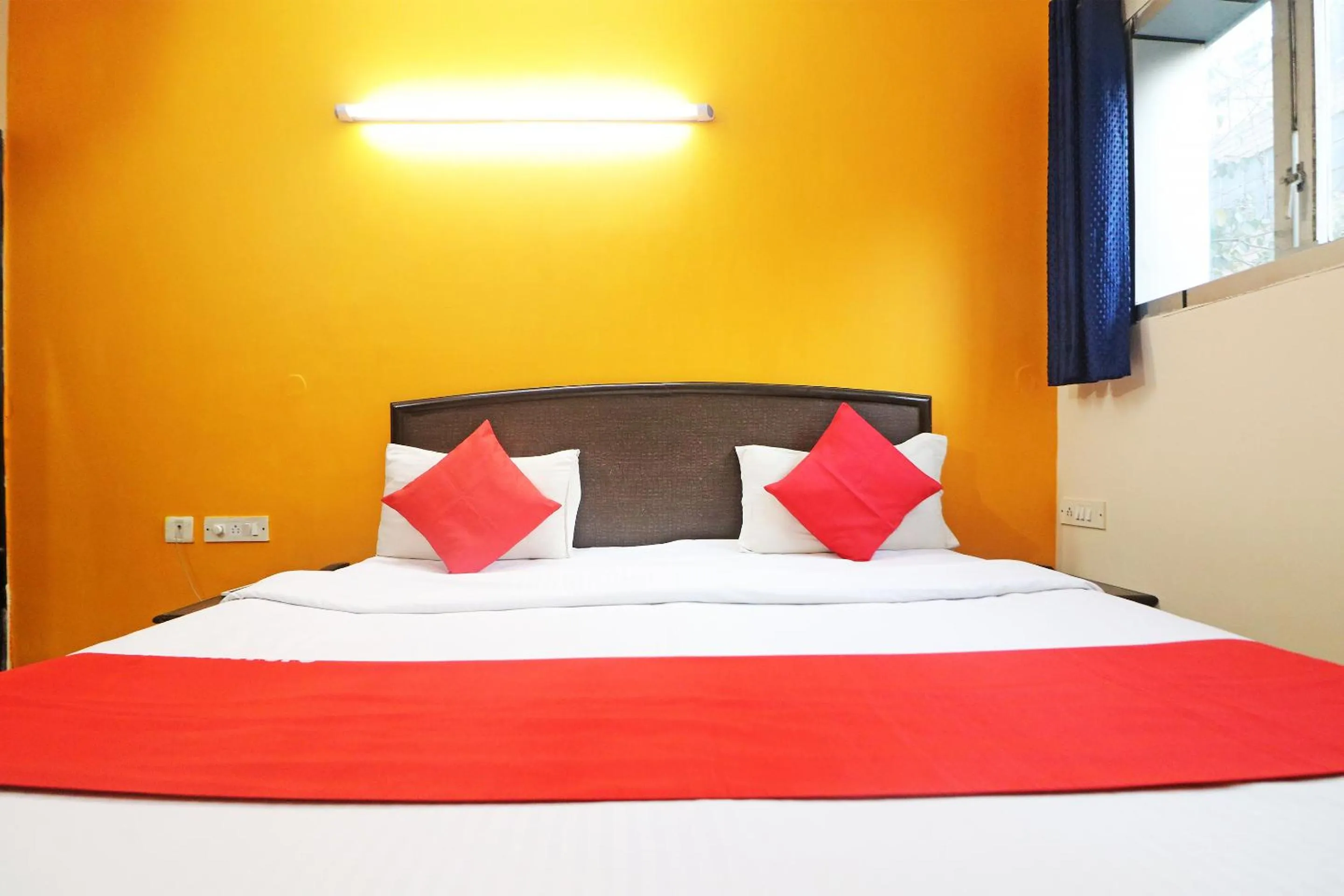 Bedroom in Hotel Westend Holiday Home 5 mint from Nizamuddin Railway Station