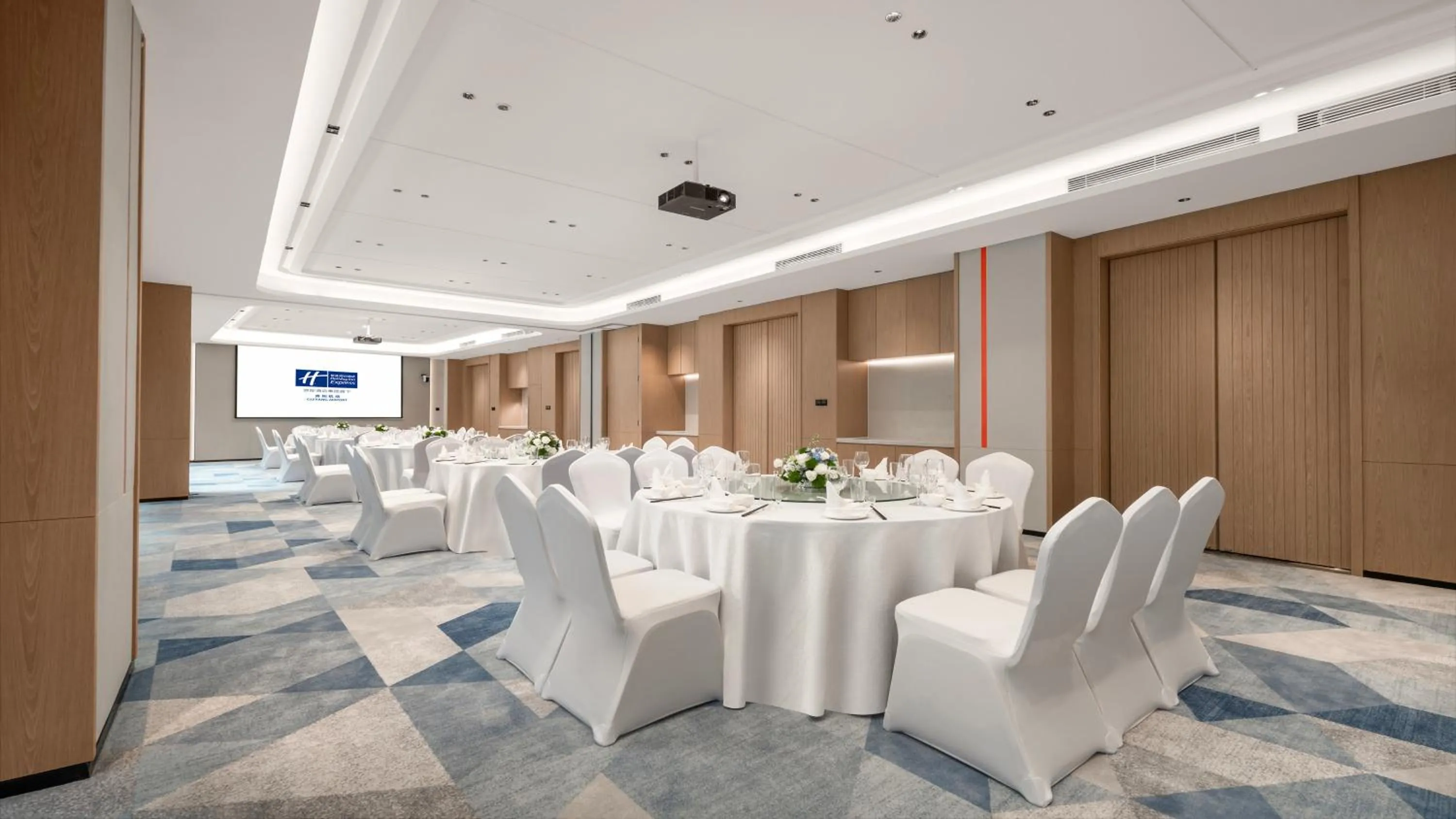 Banquet/Function facilities in Holiday Inn Express Guiyang Airport, an IHG Hotel