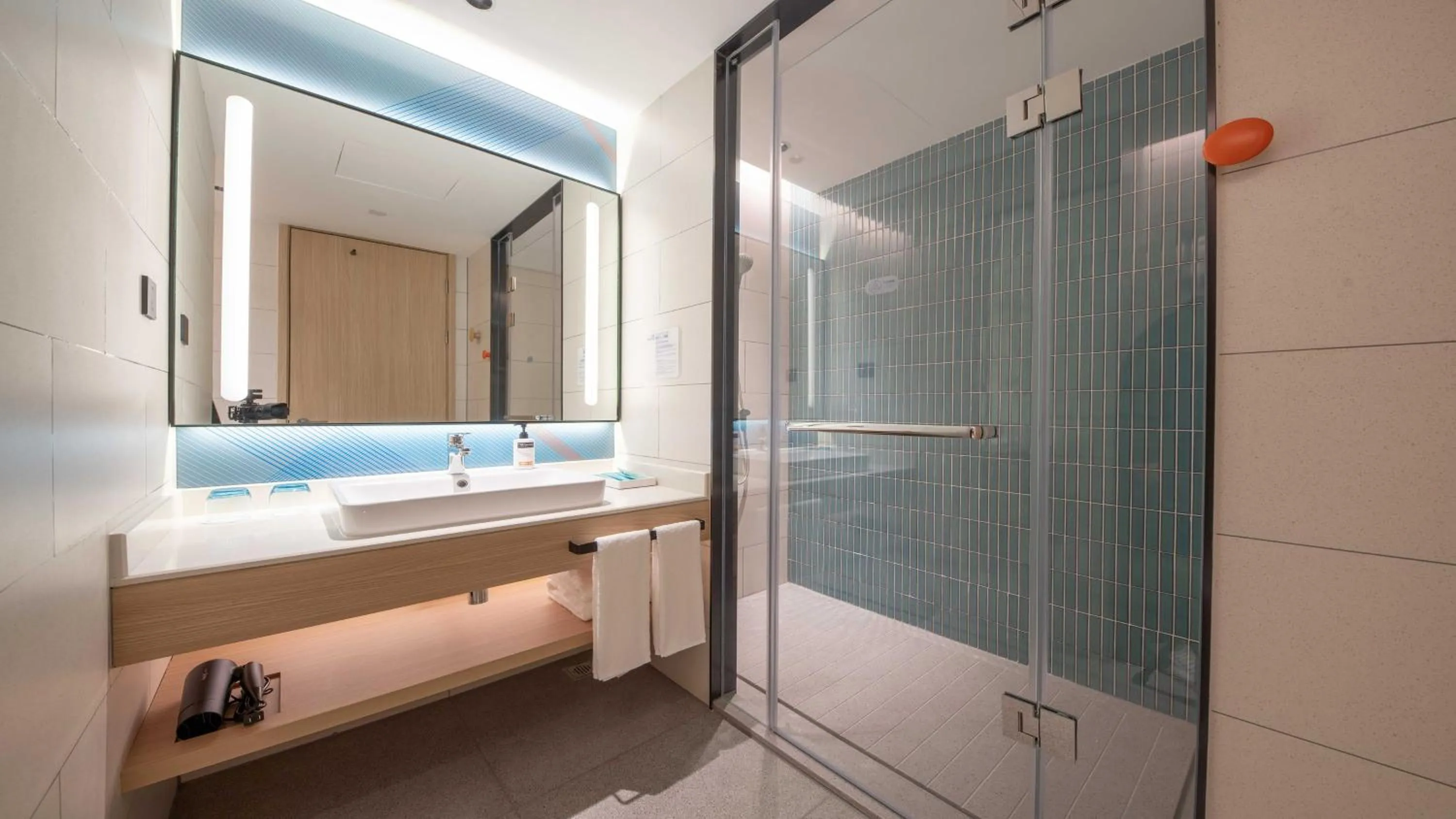 Photo of the whole room in Holiday Inn Express Guiyang Airport, an IHG Hotel