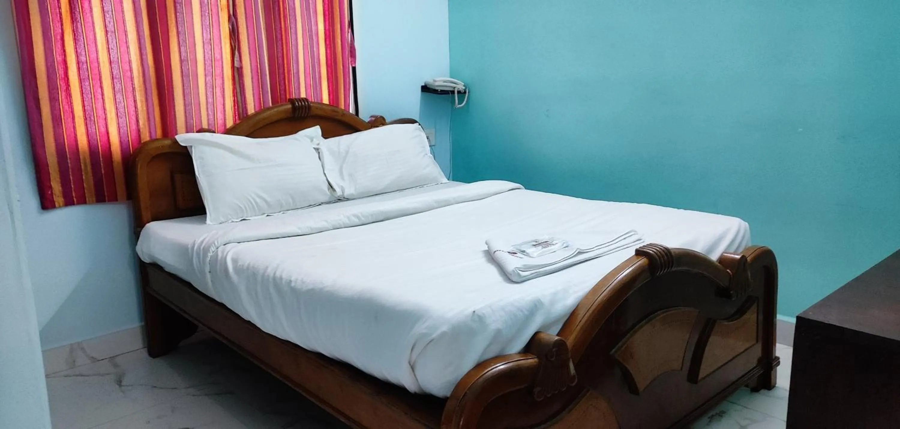 Bed in PPH Living Lakshmi Palace