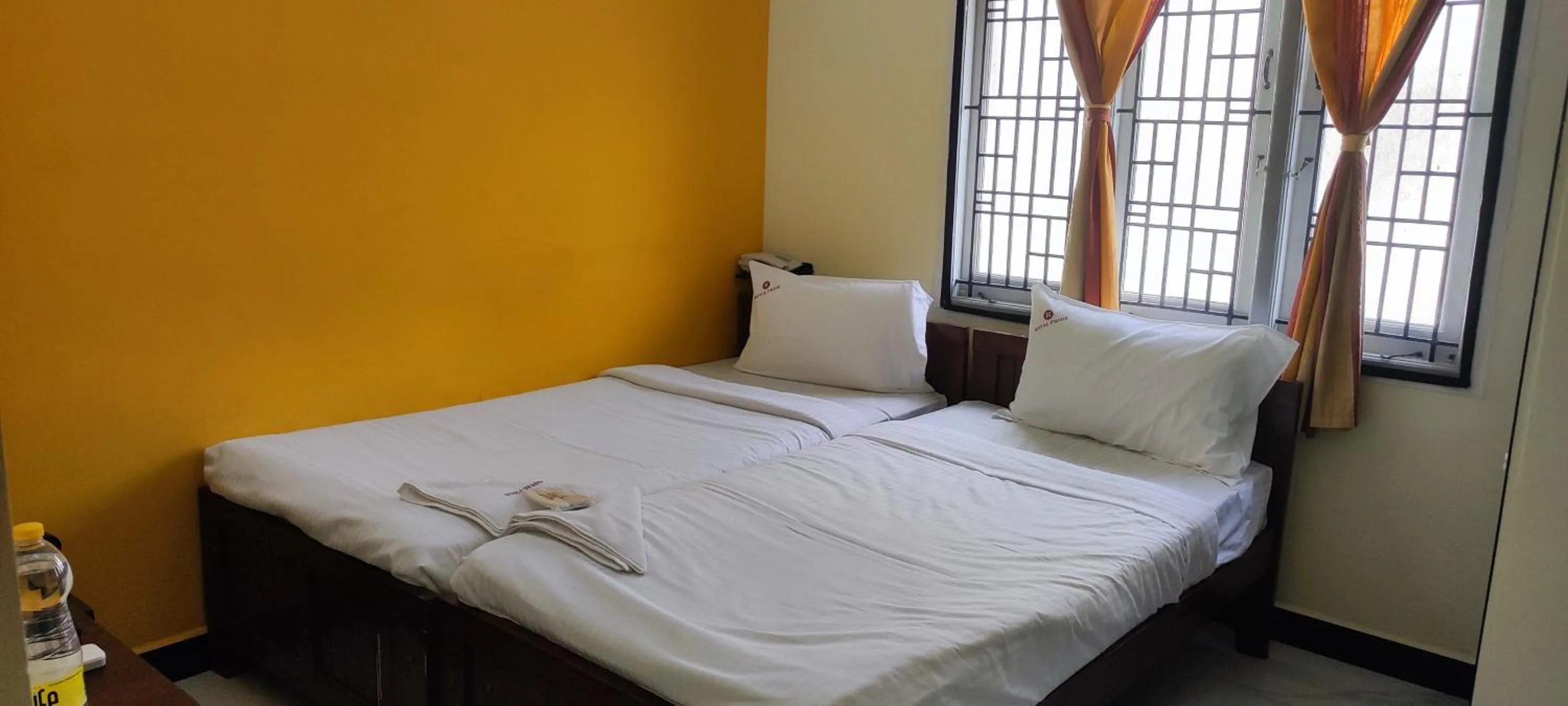 Bed in PPH Living Lakshmi Palace